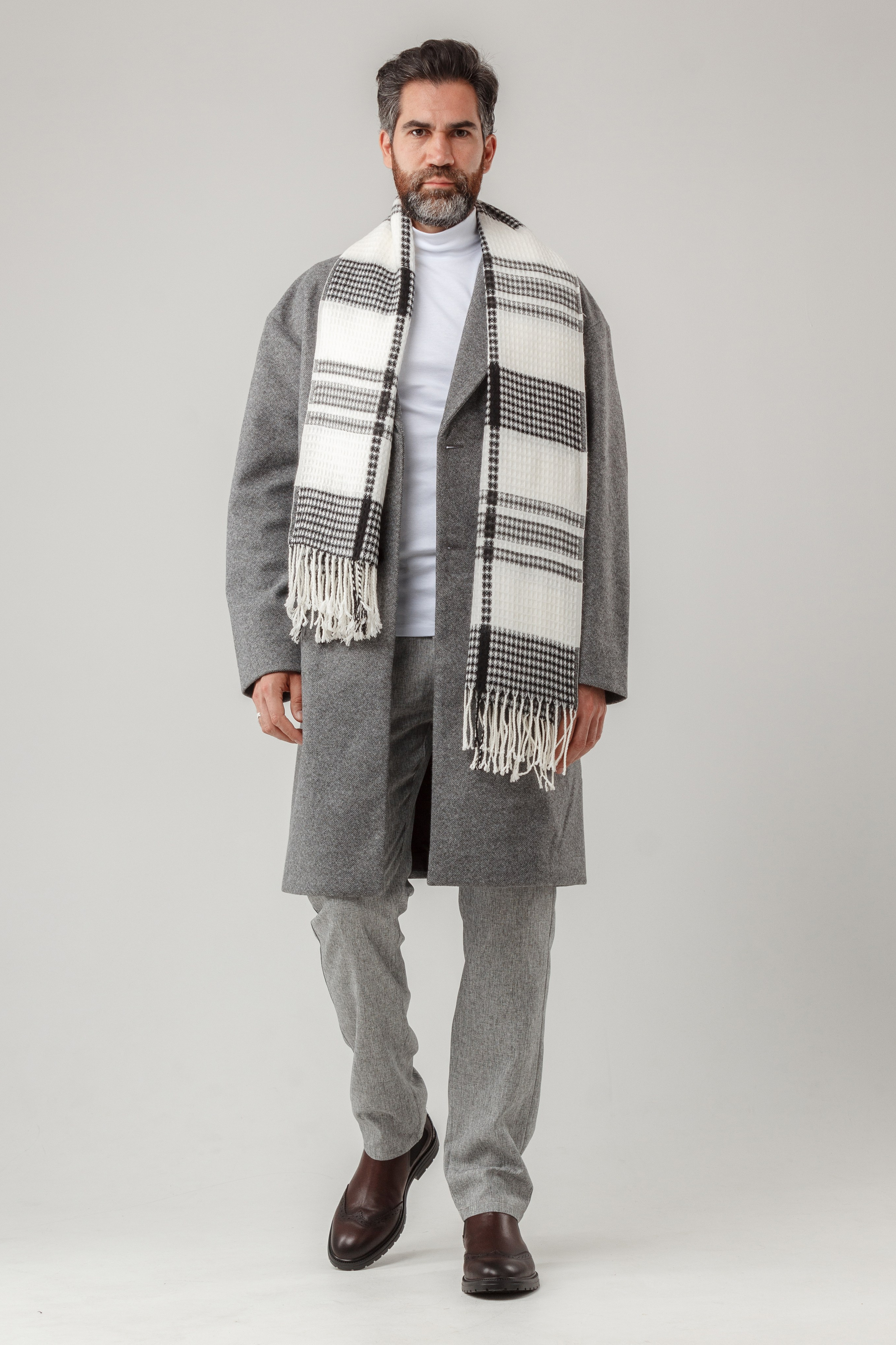 Шарфы — Никита. Фото для маркетплейсов в самых сочных локациях города Сочи