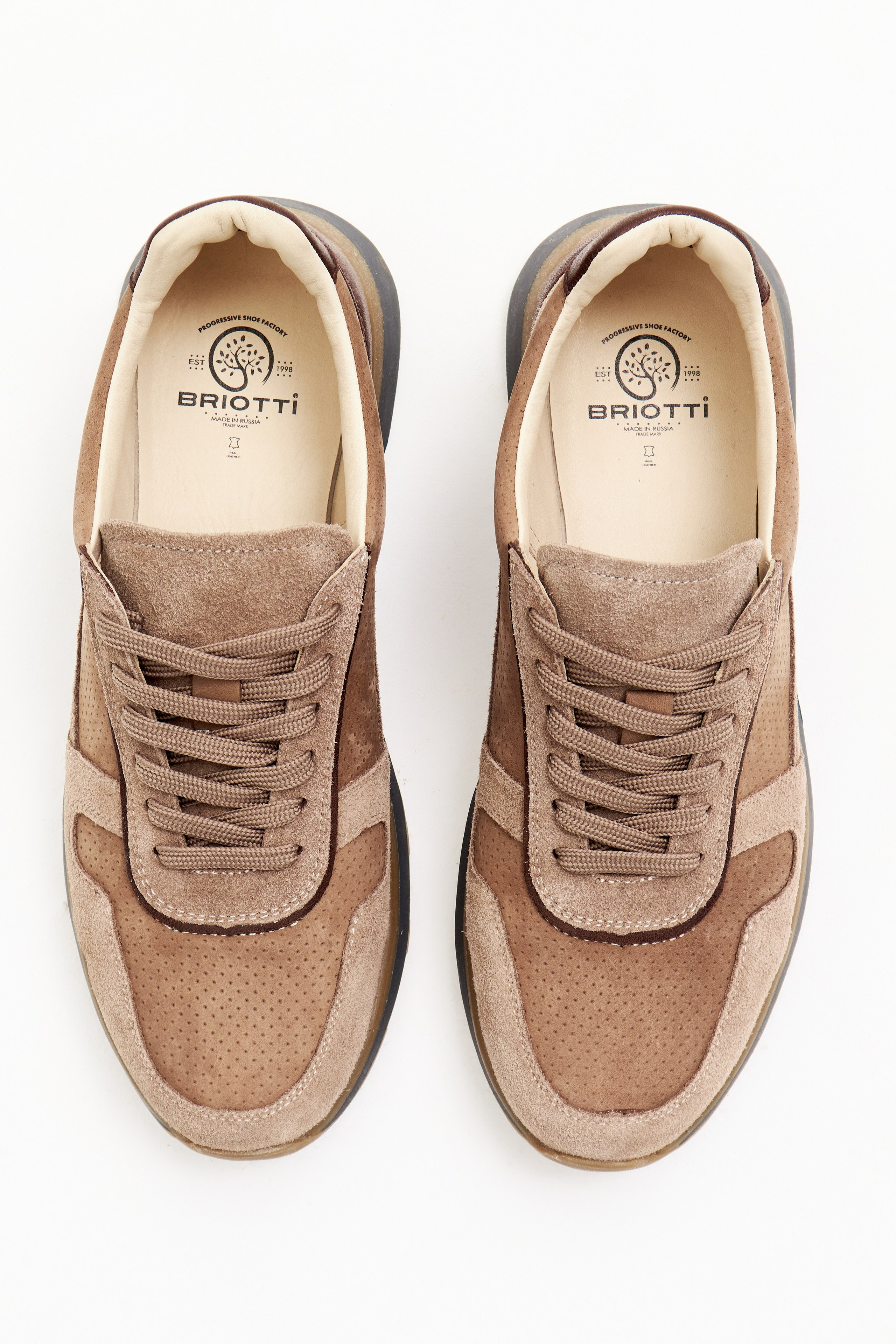 Кроссовки. Стрит съемки для маркетплейсов в Сочи | ИИ контент | fashionprod