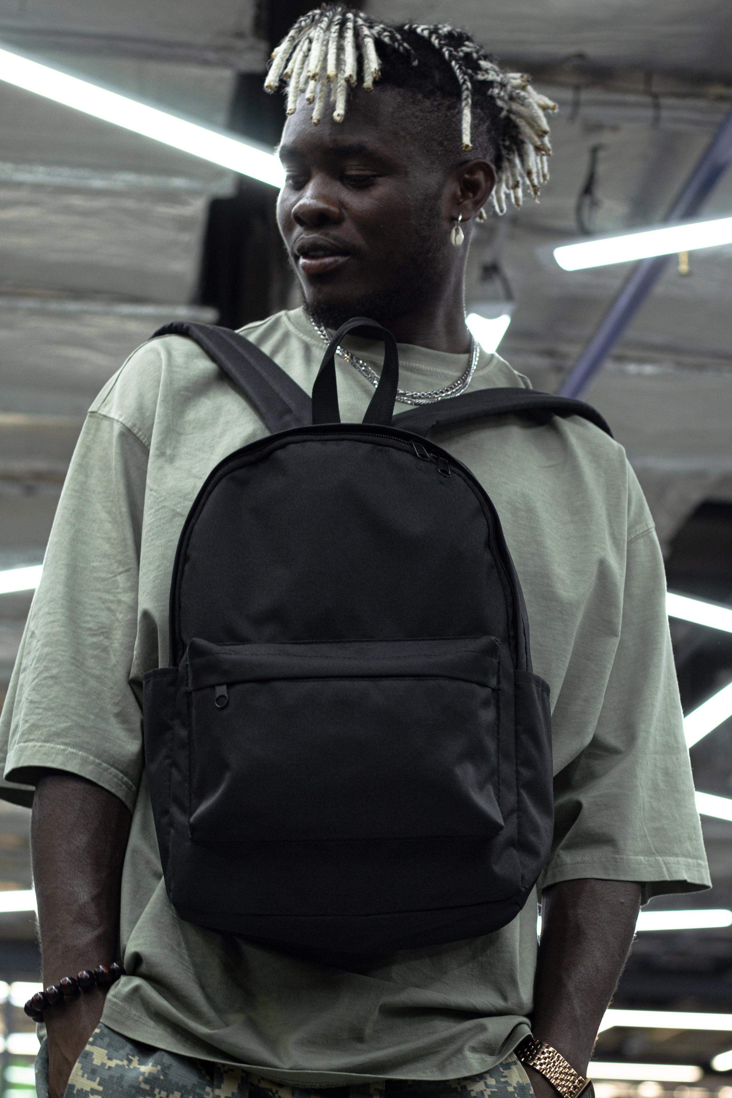 Рюкзак. Фото для маркетплейсов в самых сочных локациях города Сочи