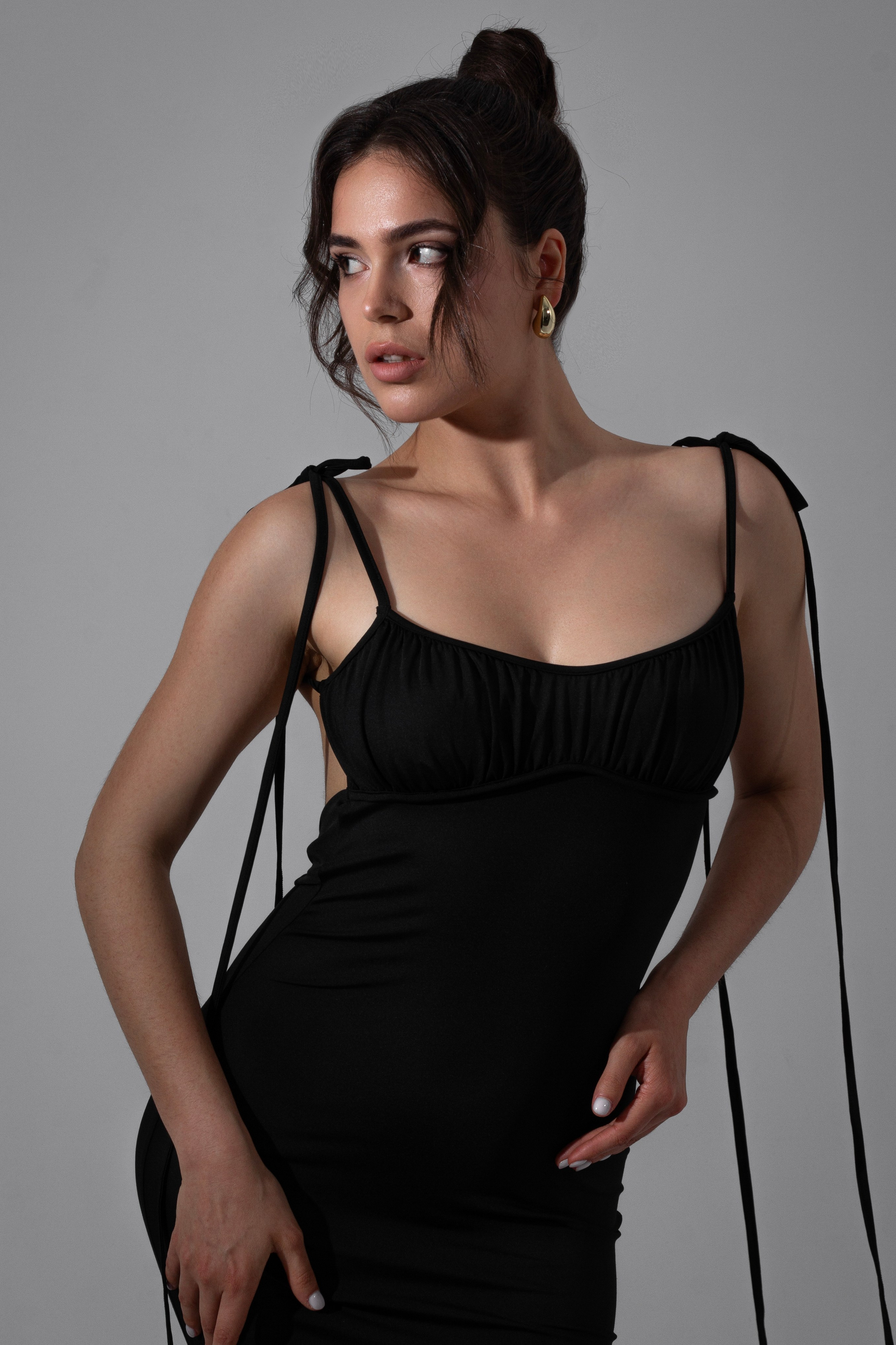 Платье — Лиза. Фото для маркетплейсов в самых сочных локациях города Сочи