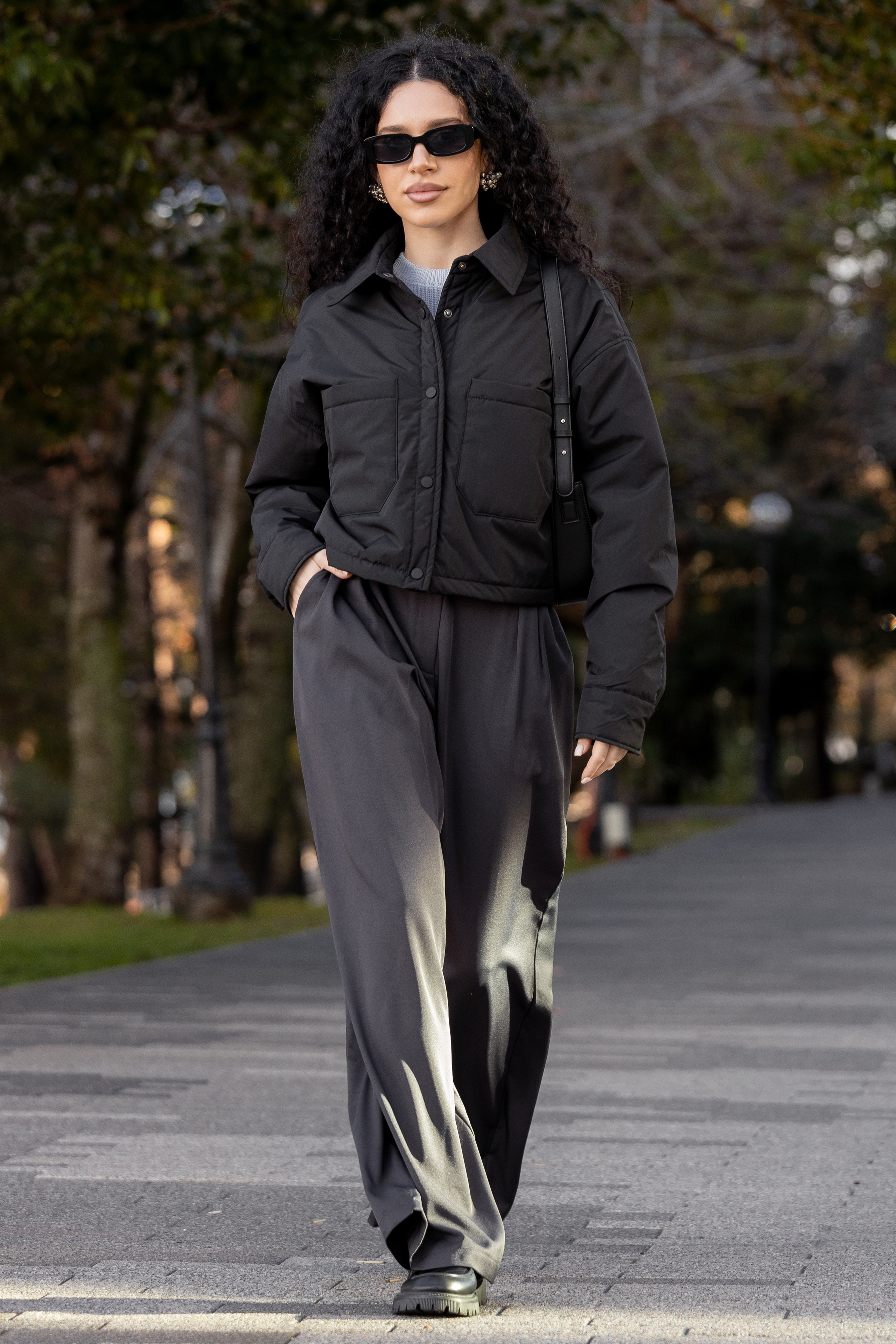 Куртки. Фото для маркетплейсов в самых сочных локациях города Сочи