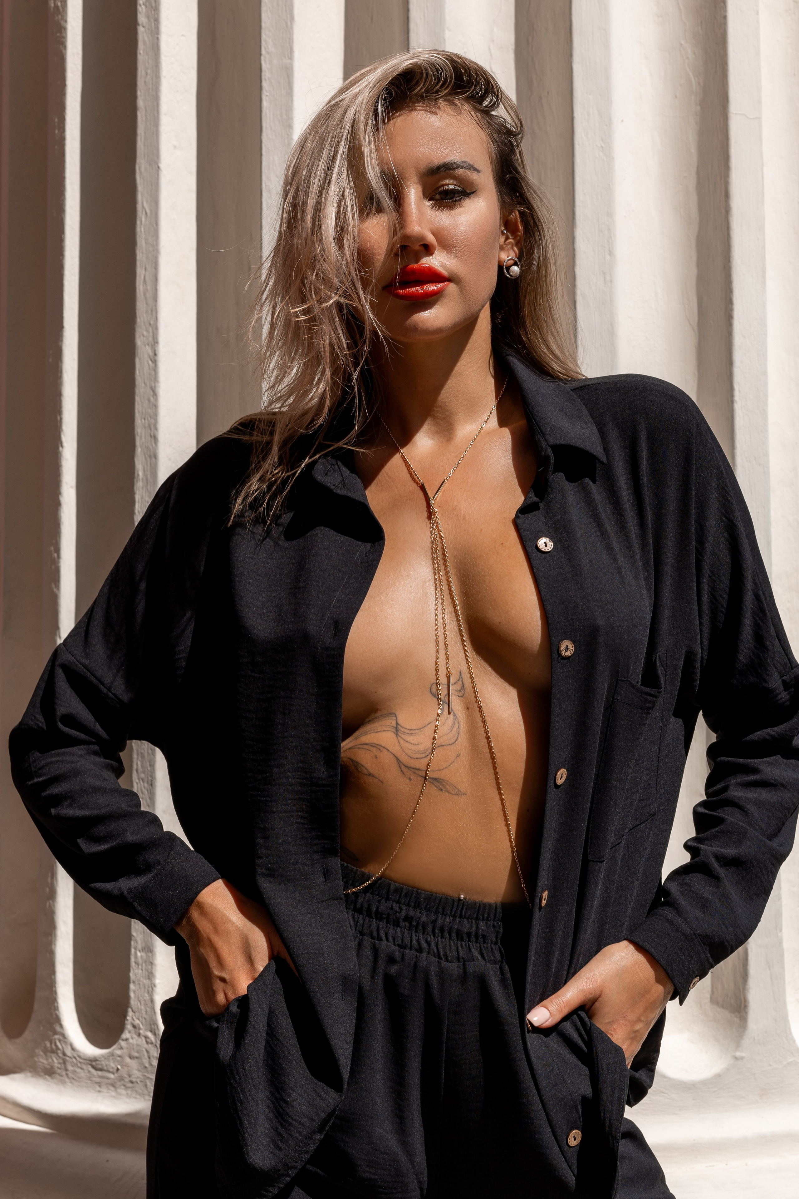 Костюмы — Катя. Фото для маркетплейсов в самых сочных локациях города Сочи