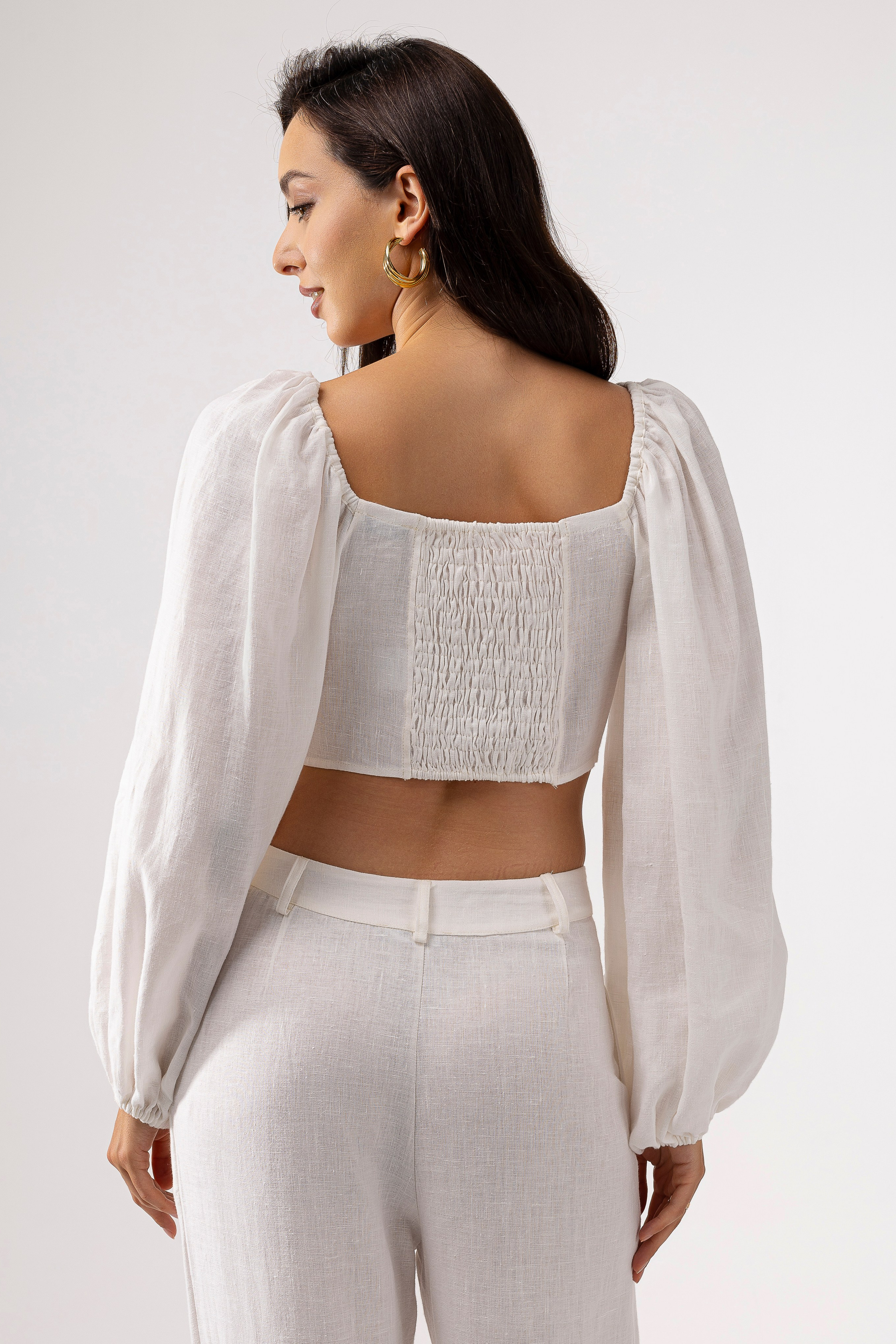 Костюм — Даша. Фото для маркетплейсов в самых сочных локациях города Сочи