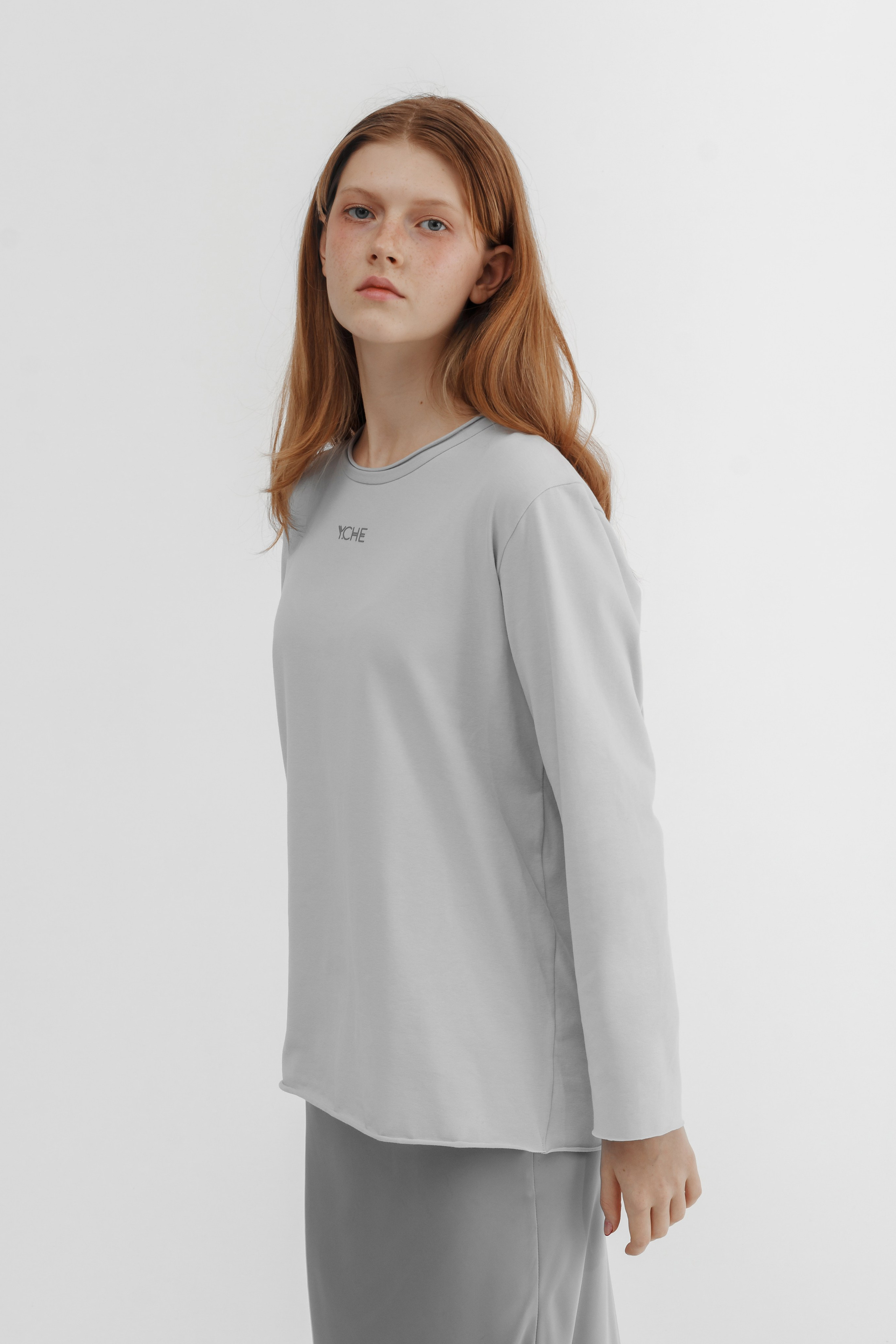 Лонгслив — Милана. Фото для маркетплейсов в самых сочных локациях города Сочи