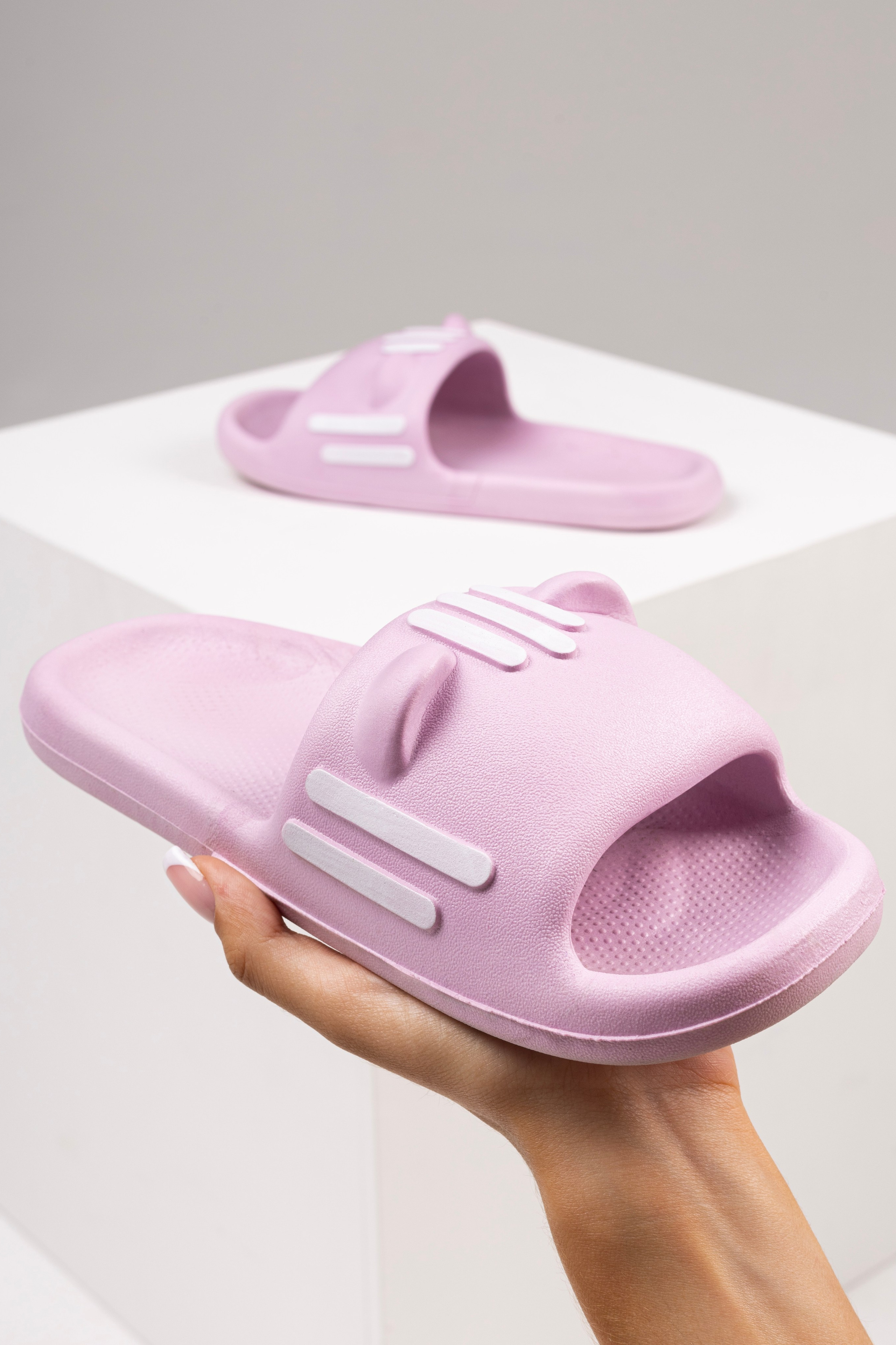 Шлепанцы — Полина. Фото для маркетплейсов в самых сочных локациях города Сочи