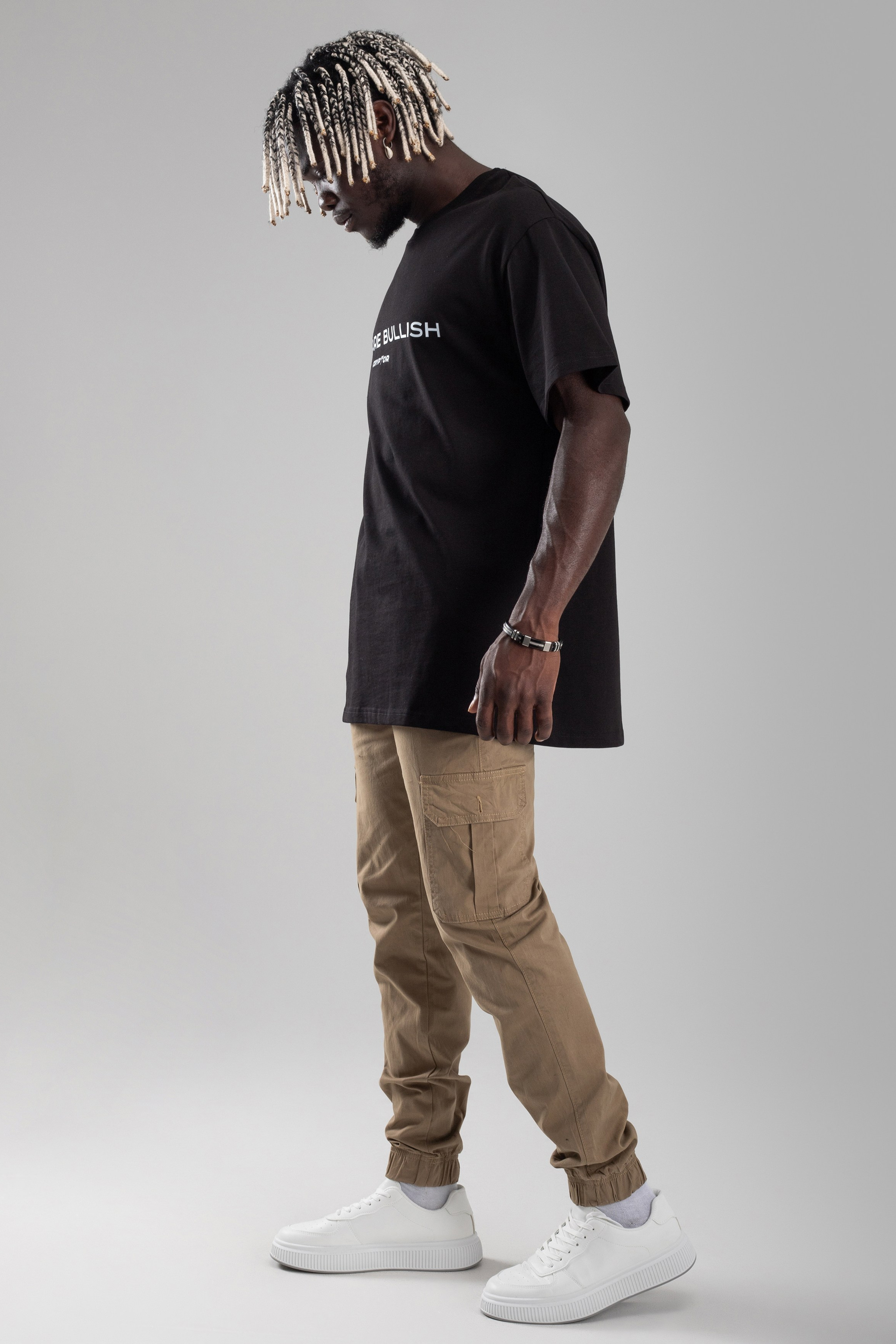 Футболка. Фото для маркетплейсов в самых сочных локациях города Сочи