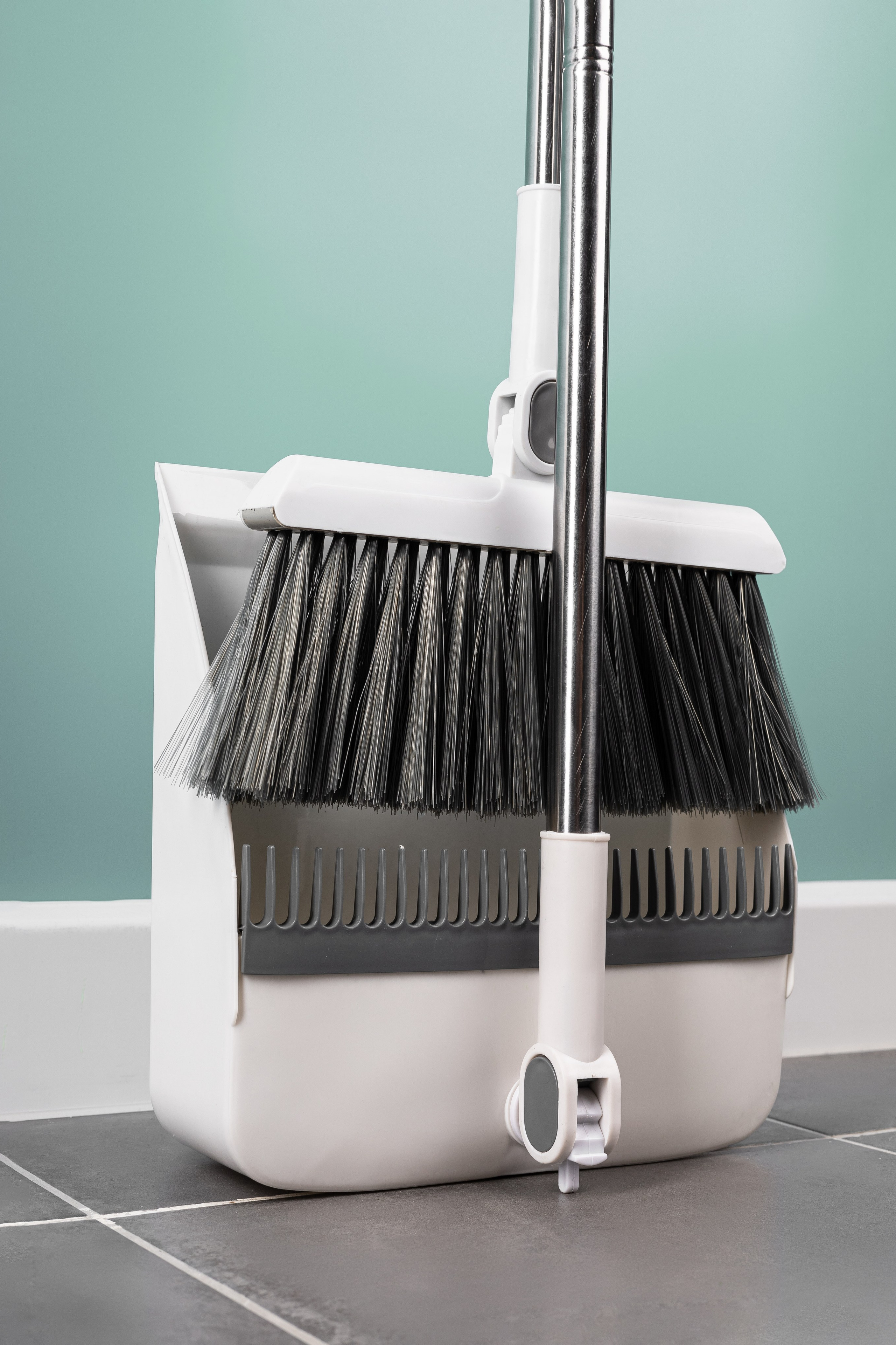 Веник. Фото для маркетплейсов в самых сочных локациях города Сочи