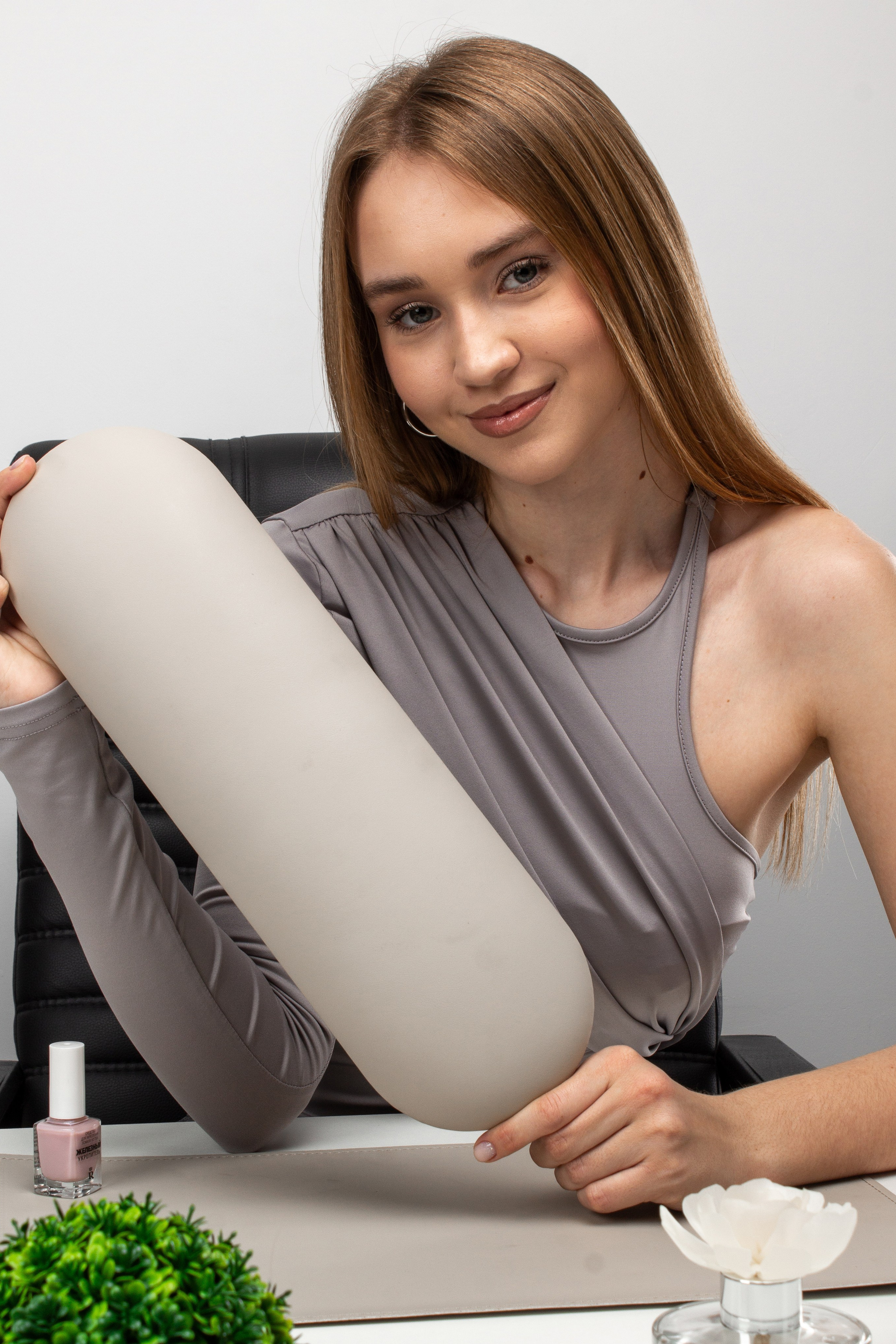 Маникюрница — Каролина. Фото для маркетплейсов в самых сочных локациях города Сочи