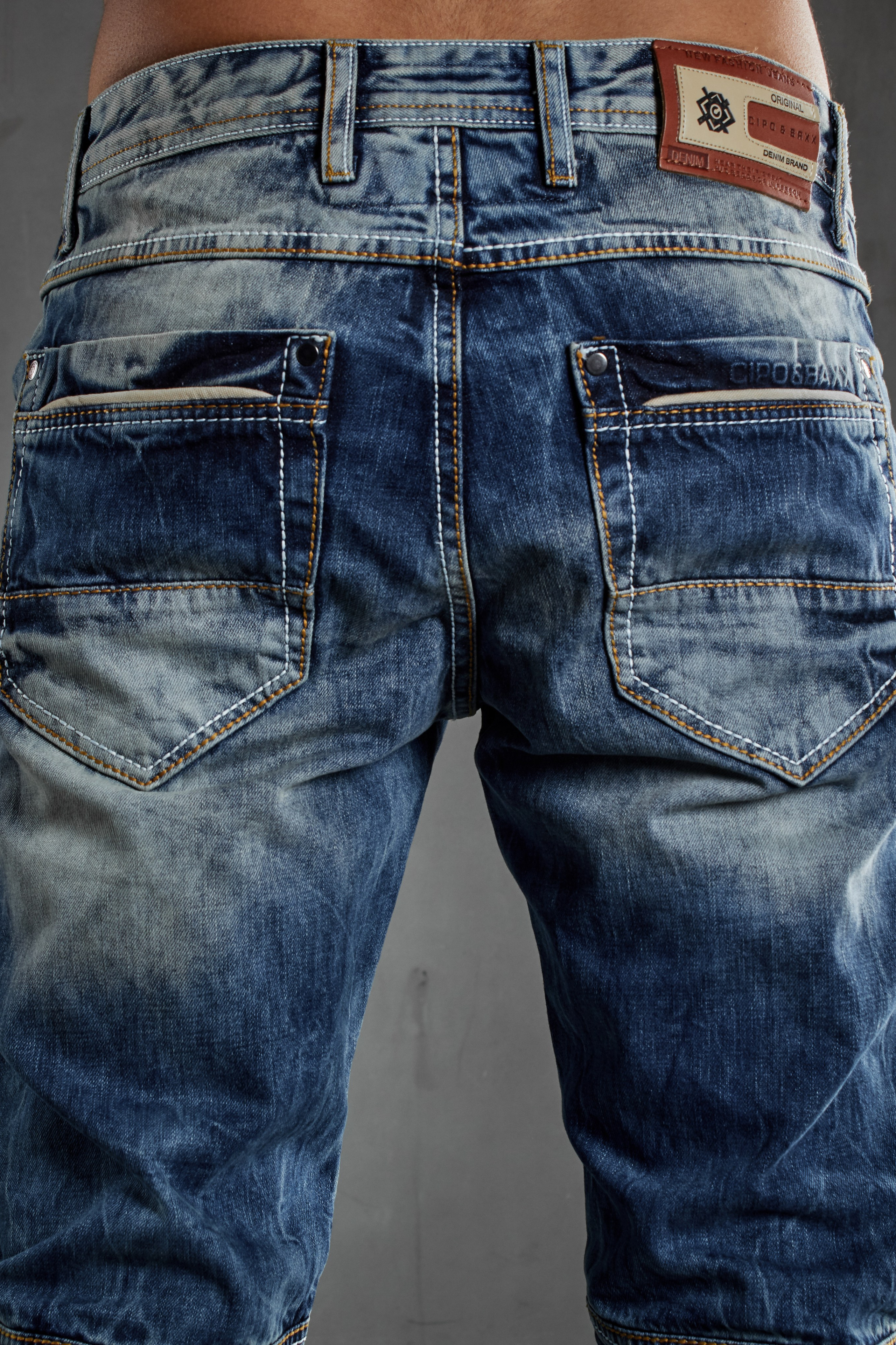 Джинсы — Сергей. Фото для маркетплейсов в самых сочных локациях города Сочи