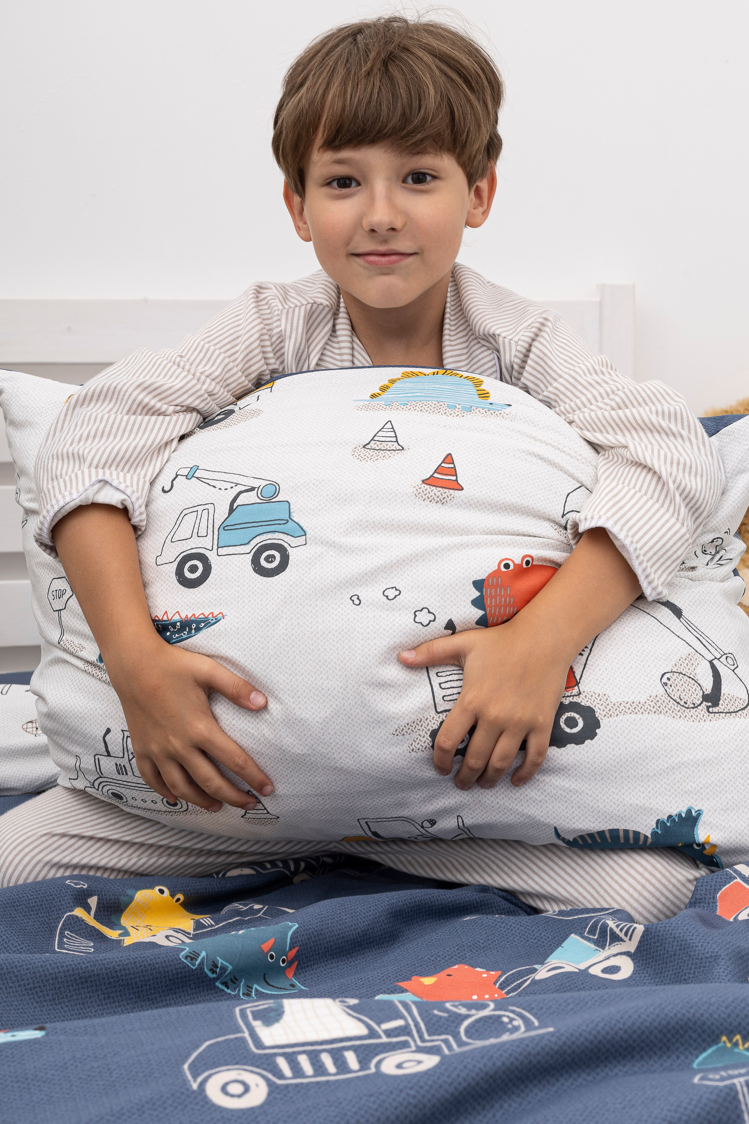 Постельное белье — Амеля и Матвей. Фото для маркетплейсов в самых сочных локациях города Сочи