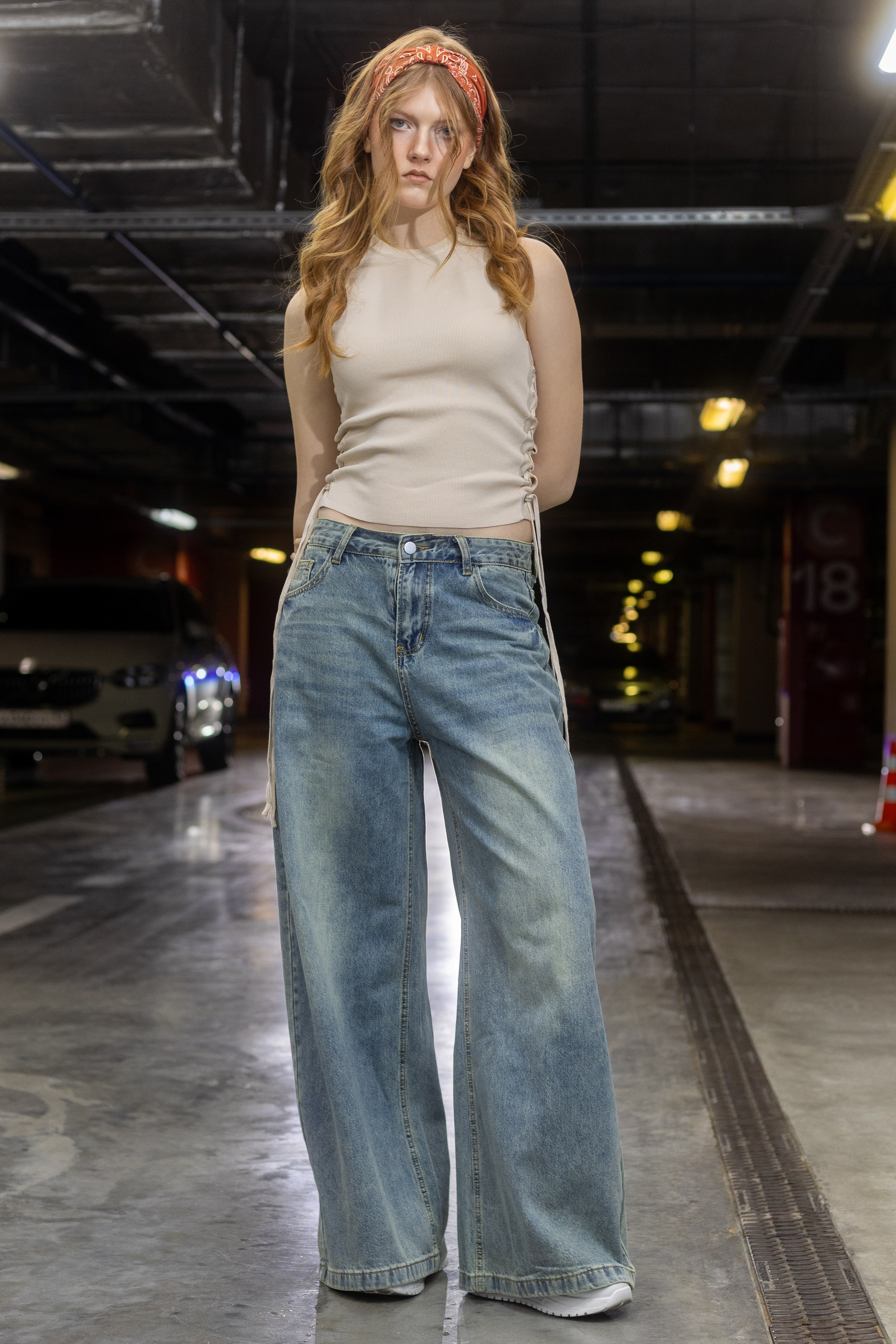 Джинсы. Фото для маркетплейсов в самых сочных локациях города Сочи