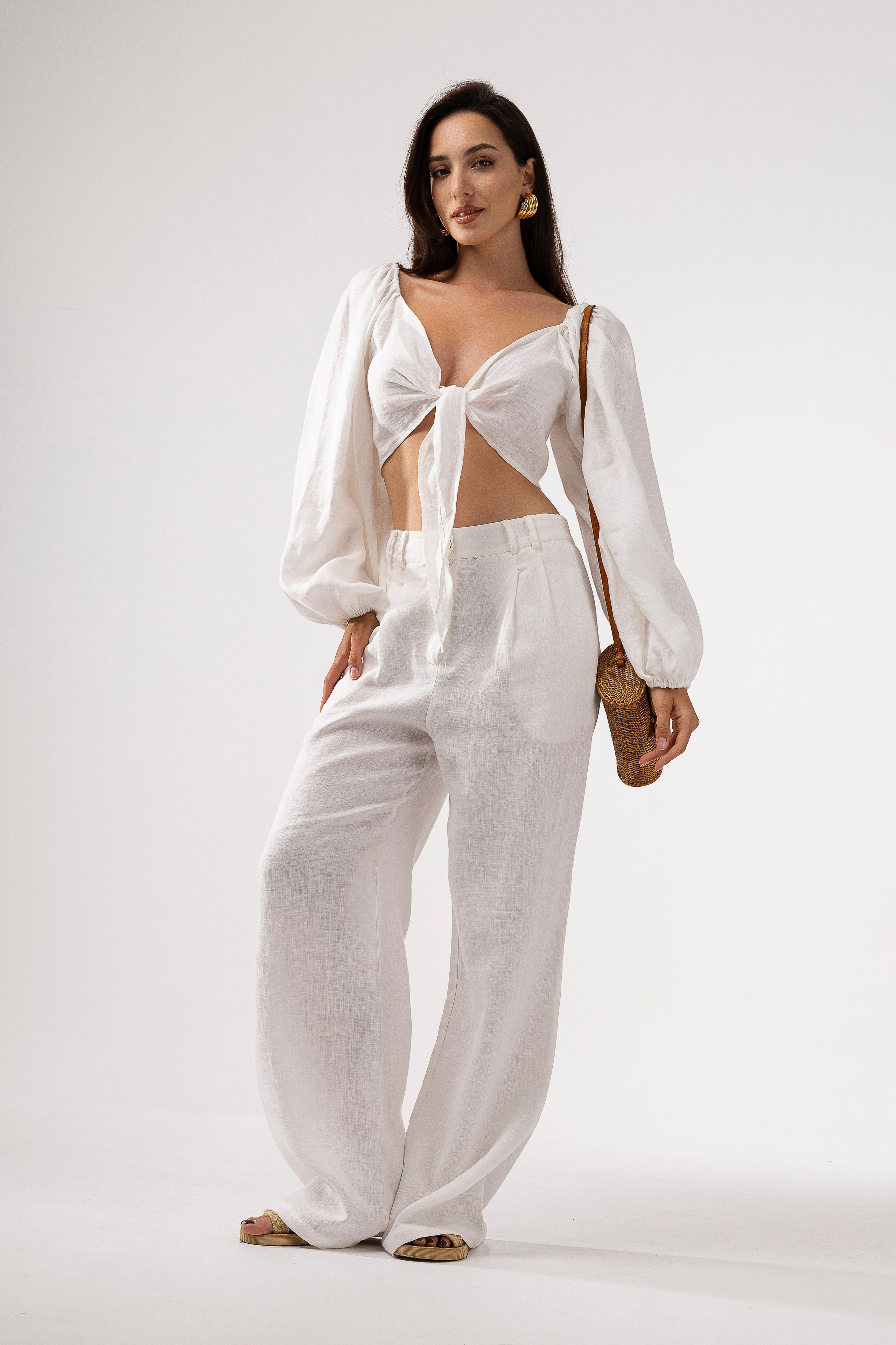 Костюм — Даша. Фото для маркетплейсов в самых сочных локациях города Сочи