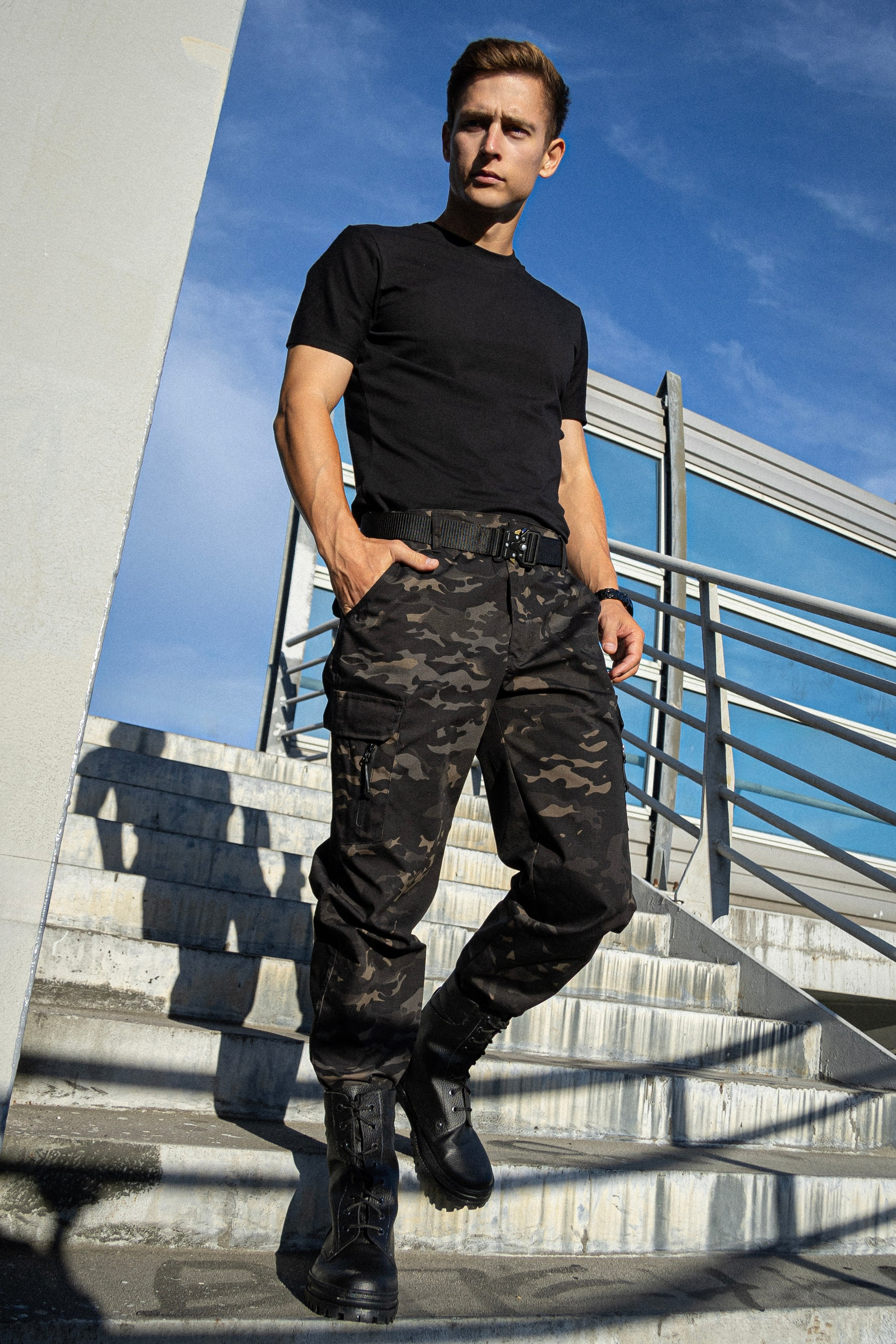 Николай. Стрит съемки для маркетплейсов в Сочи | ИИ контент | fashionprod