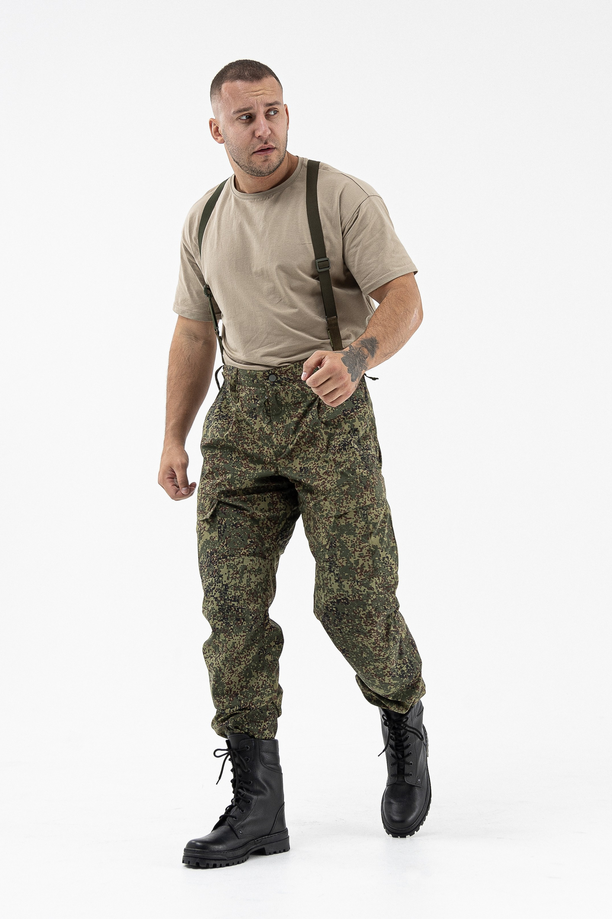 Тактические костюмы. Фото для маркетплейсов в самых сочных локациях города Сочи