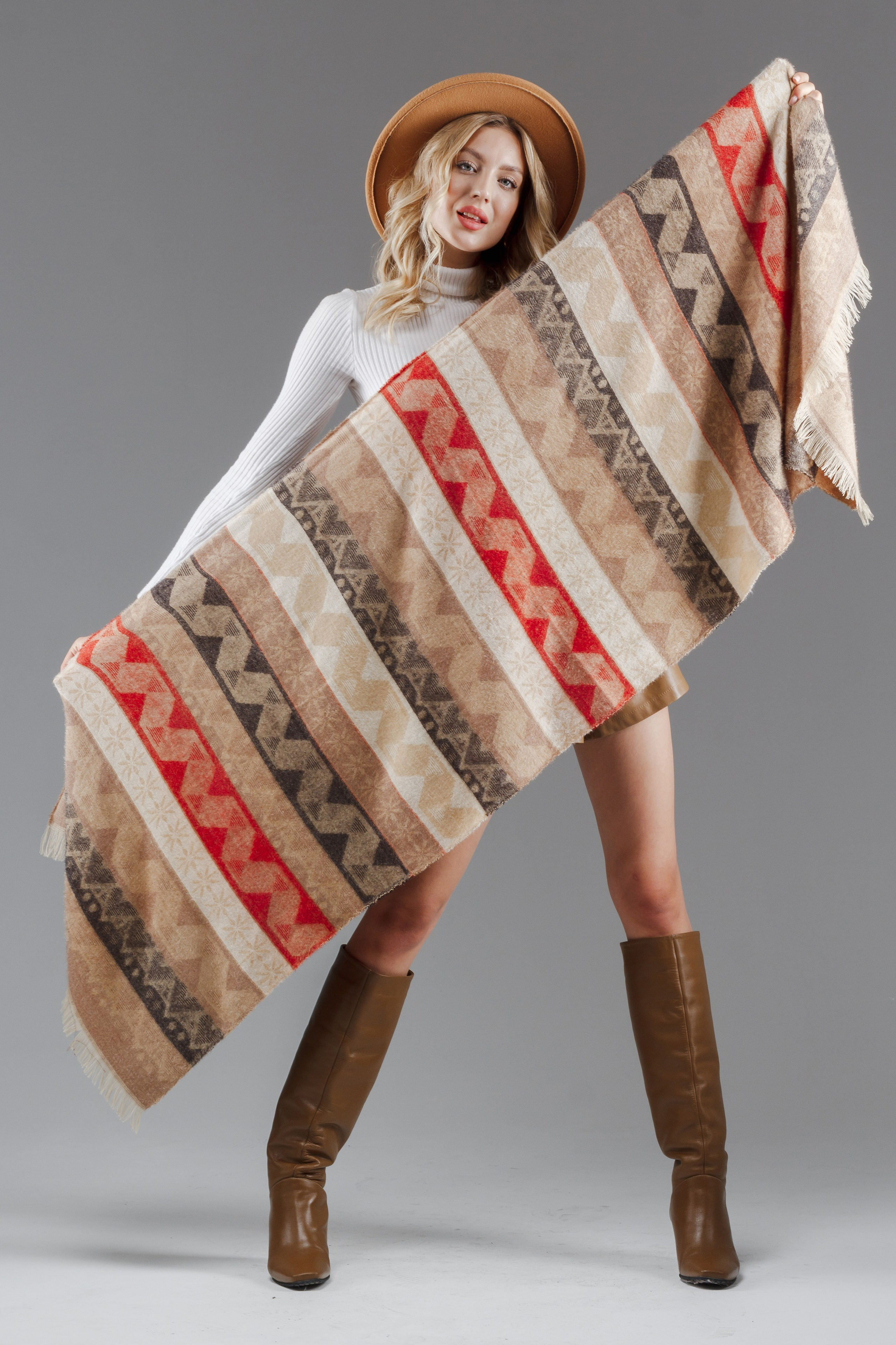 Палантины — Лиза В. Фото для маркетплейсов в самых сочных локациях города Сочи