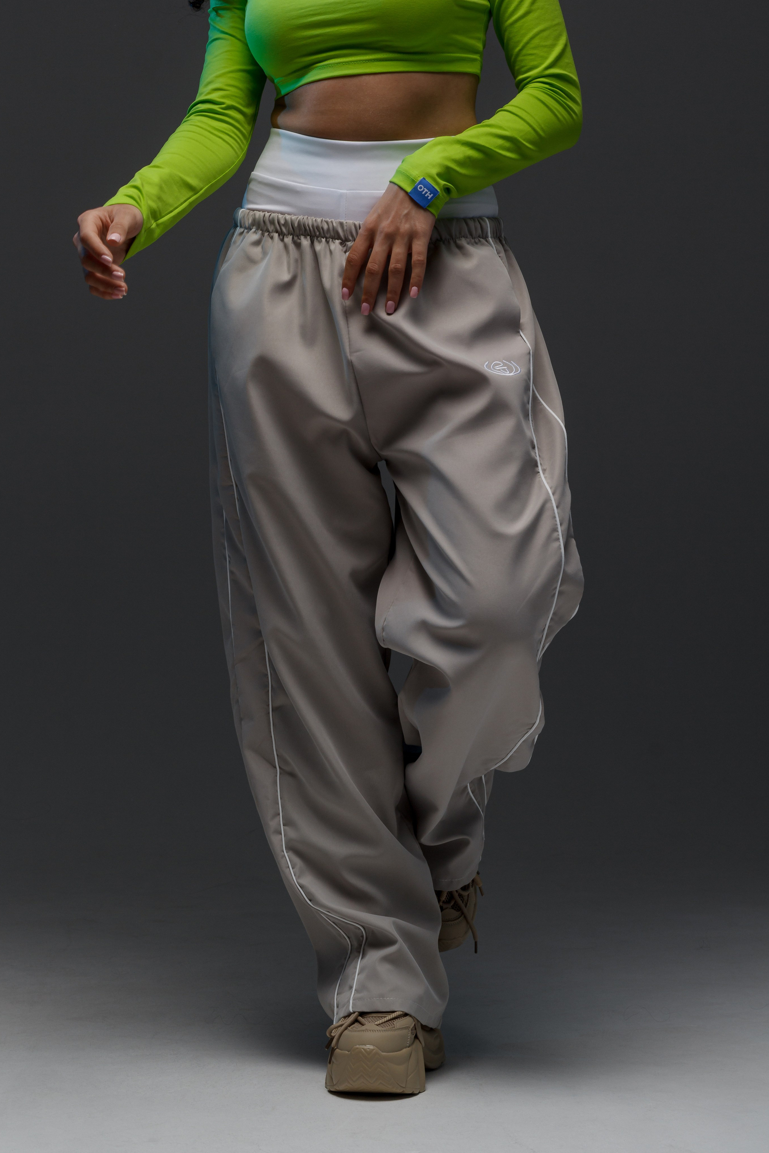 Штаны — Элана. Фото для маркетплейсов в самых сочных локациях города Сочи