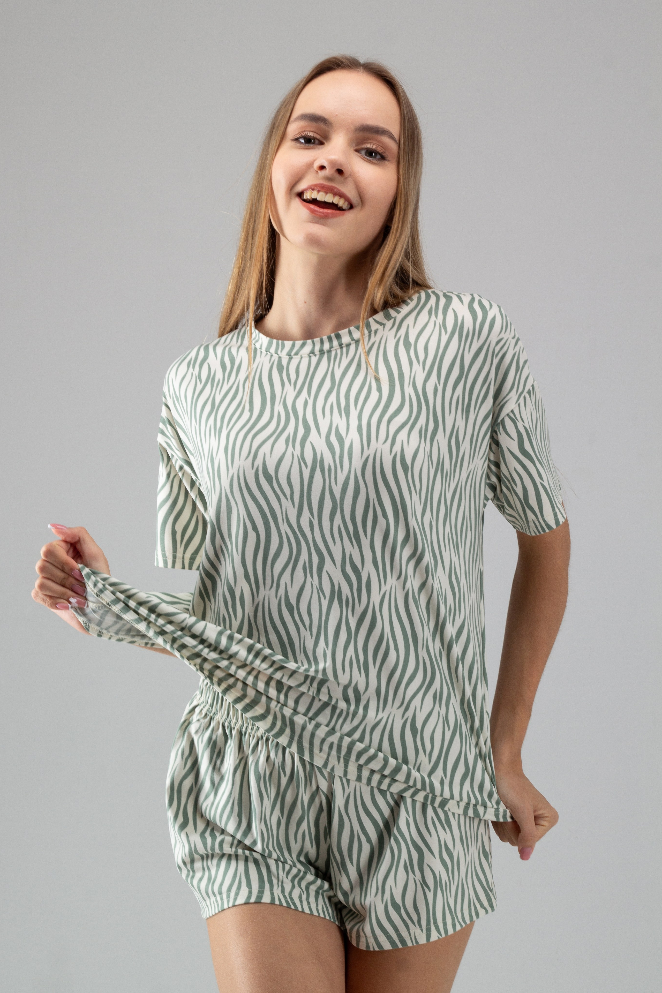 Пижама — Полина. Фото для маркетплейсов в самых сочных локациях города Сочи