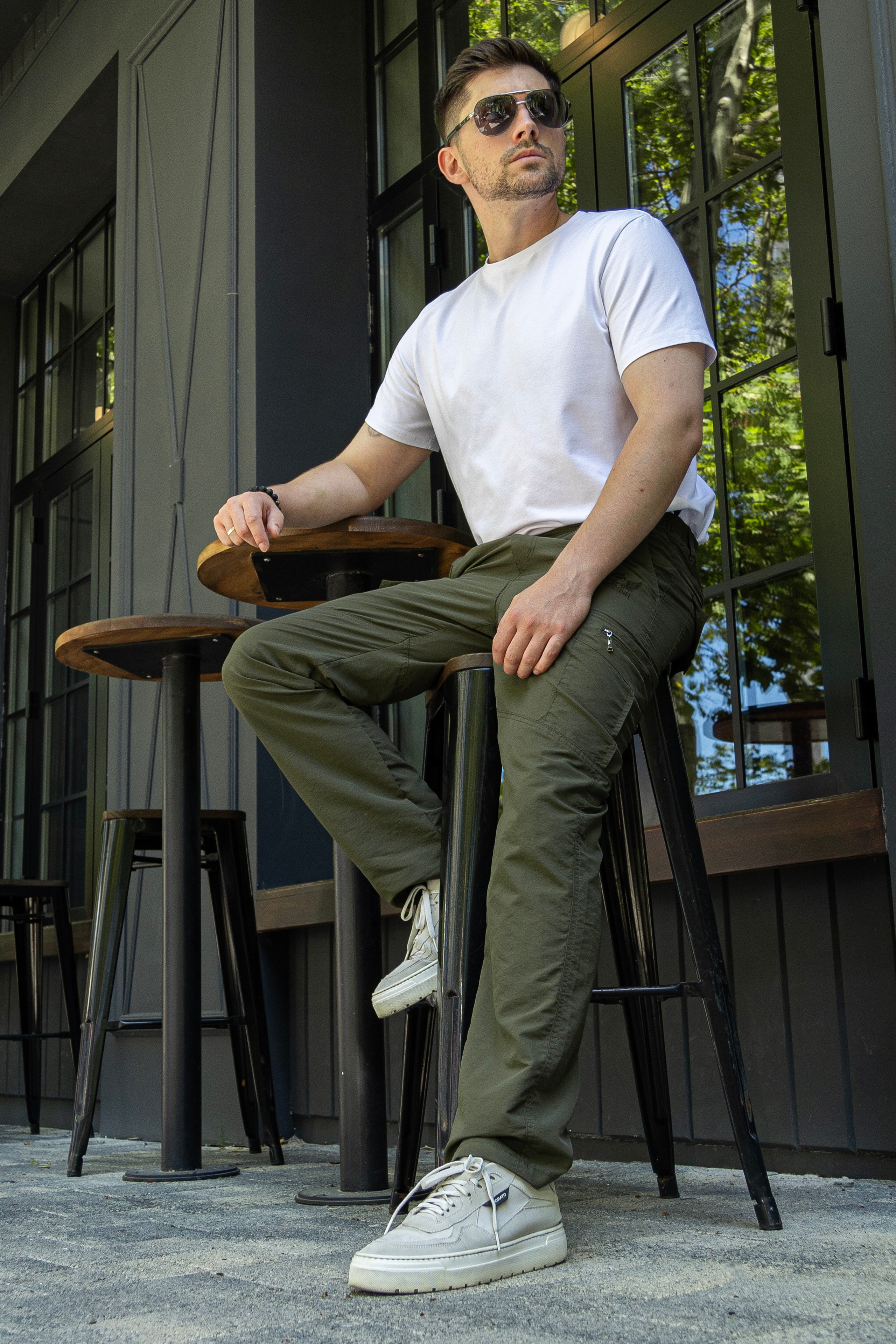 Штаны. Фото для маркетплейсов в самых сочных локациях города Сочи