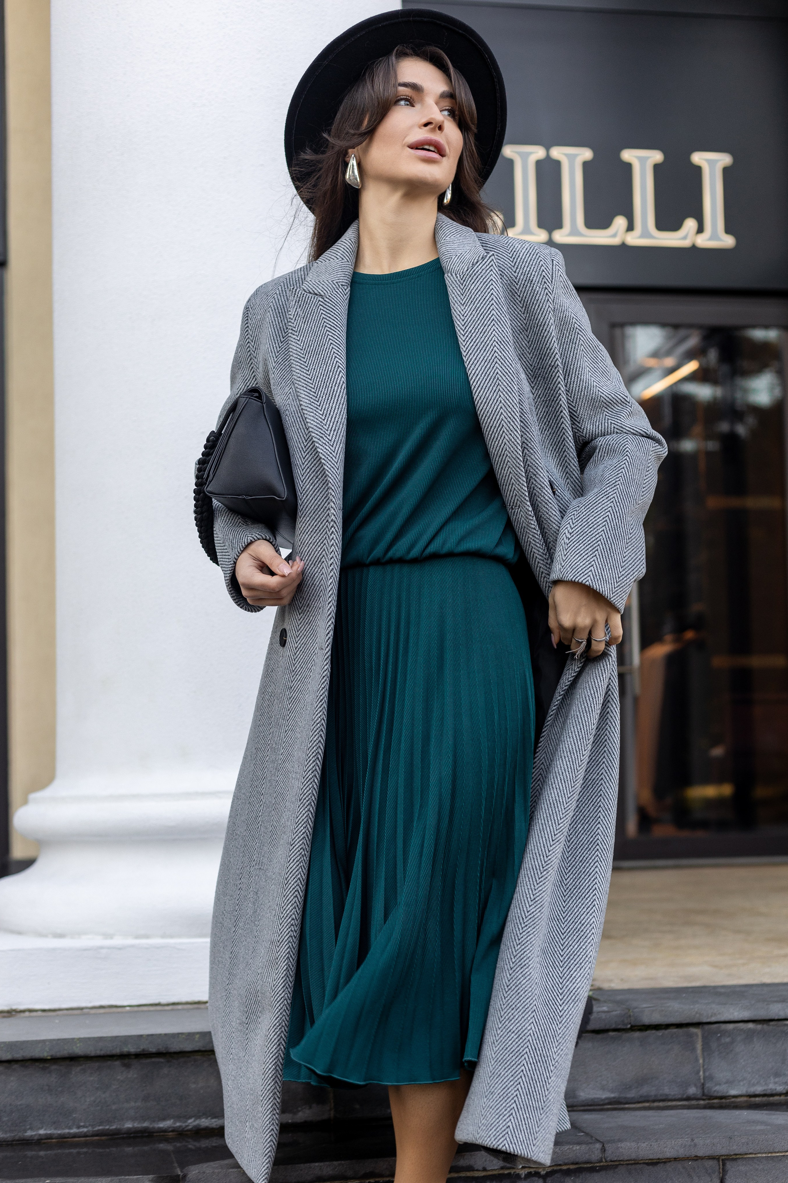 Костюм. Фото для маркетплейсов в самых сочных локациях города Сочи