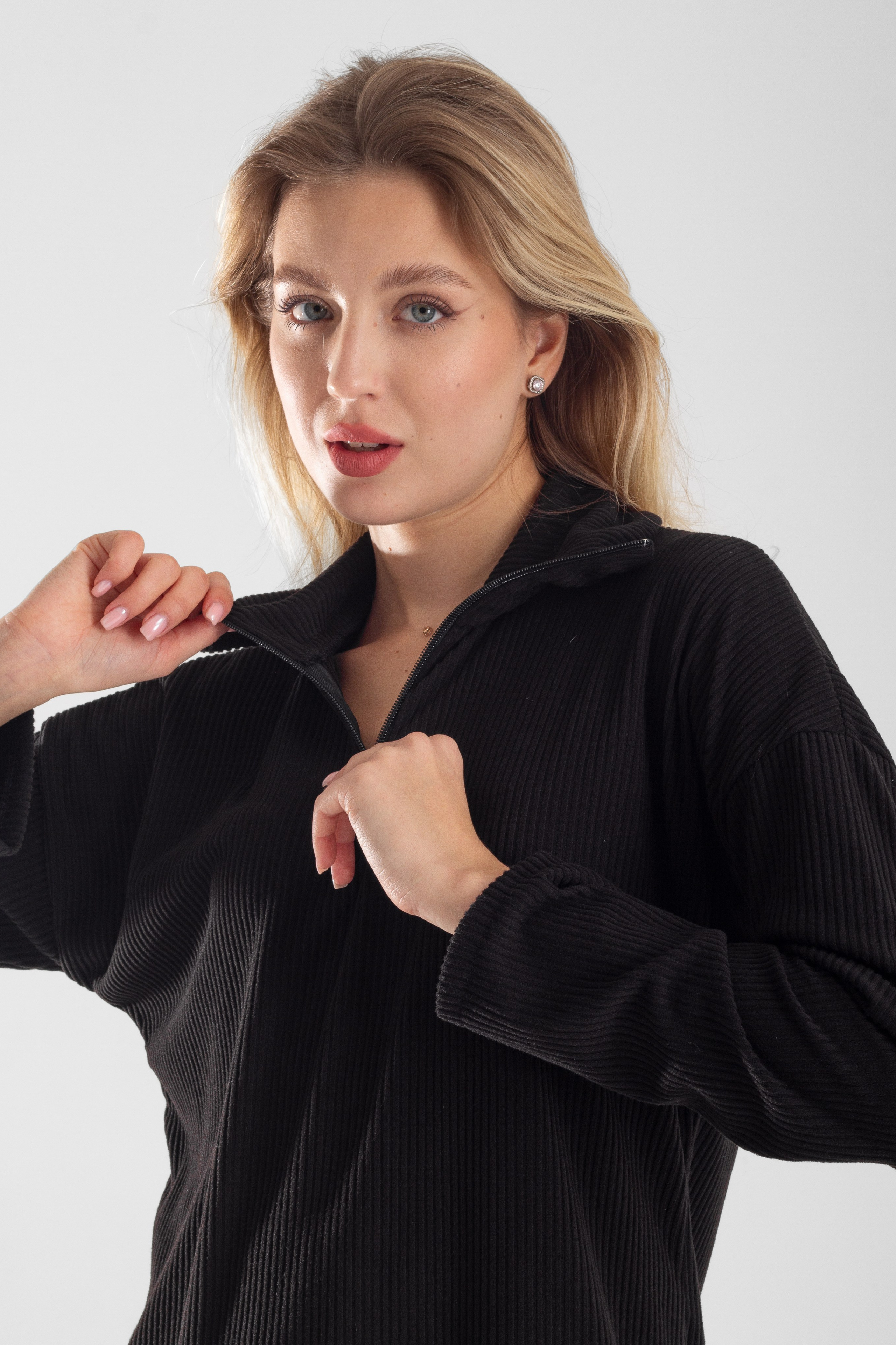 Костюм — Лиза В. Фото для маркетплейсов в самых сочных локациях города Сочи