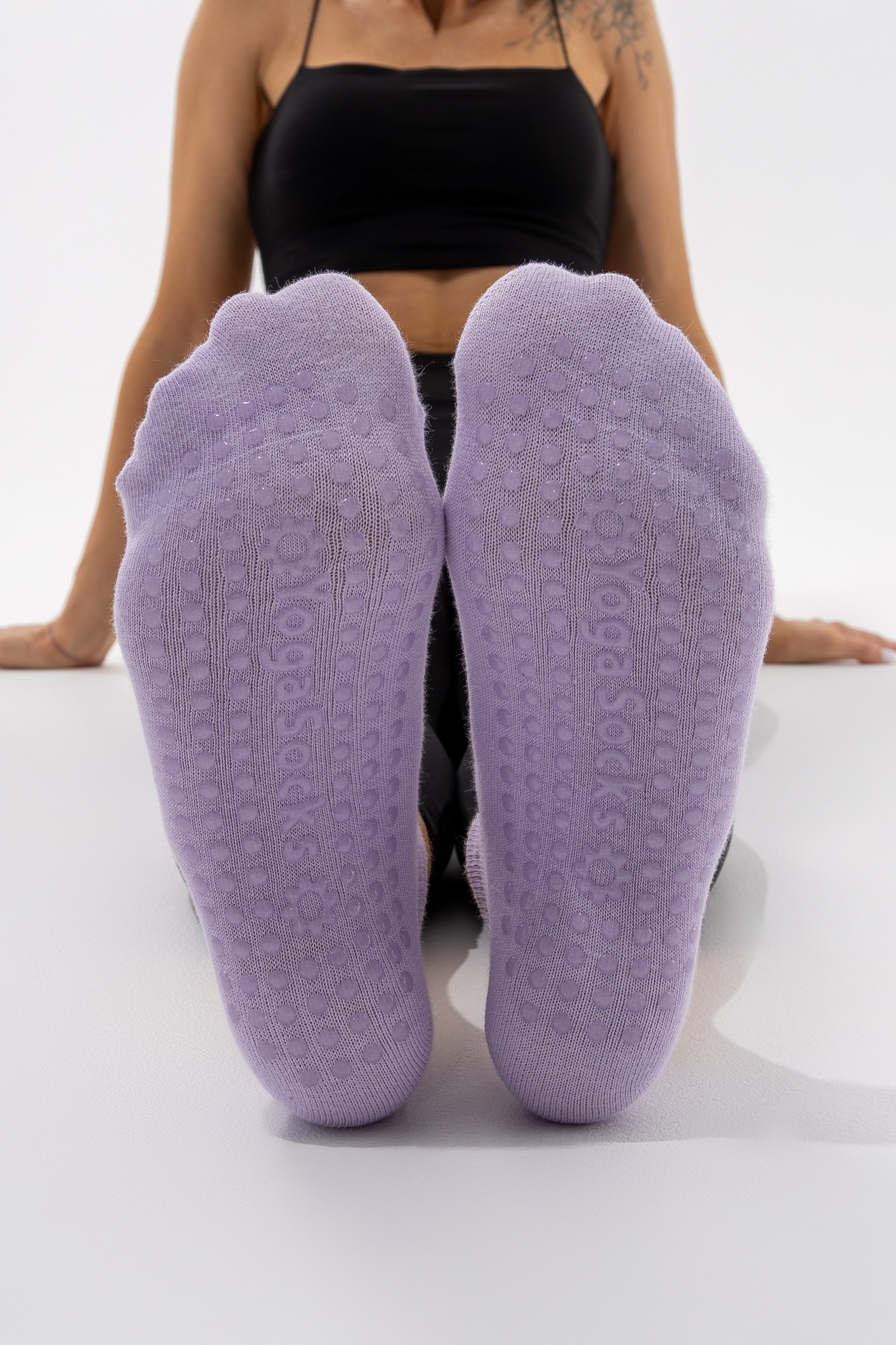 Носки. Фото для маркетплейсов в самых сочных локациях города Сочи