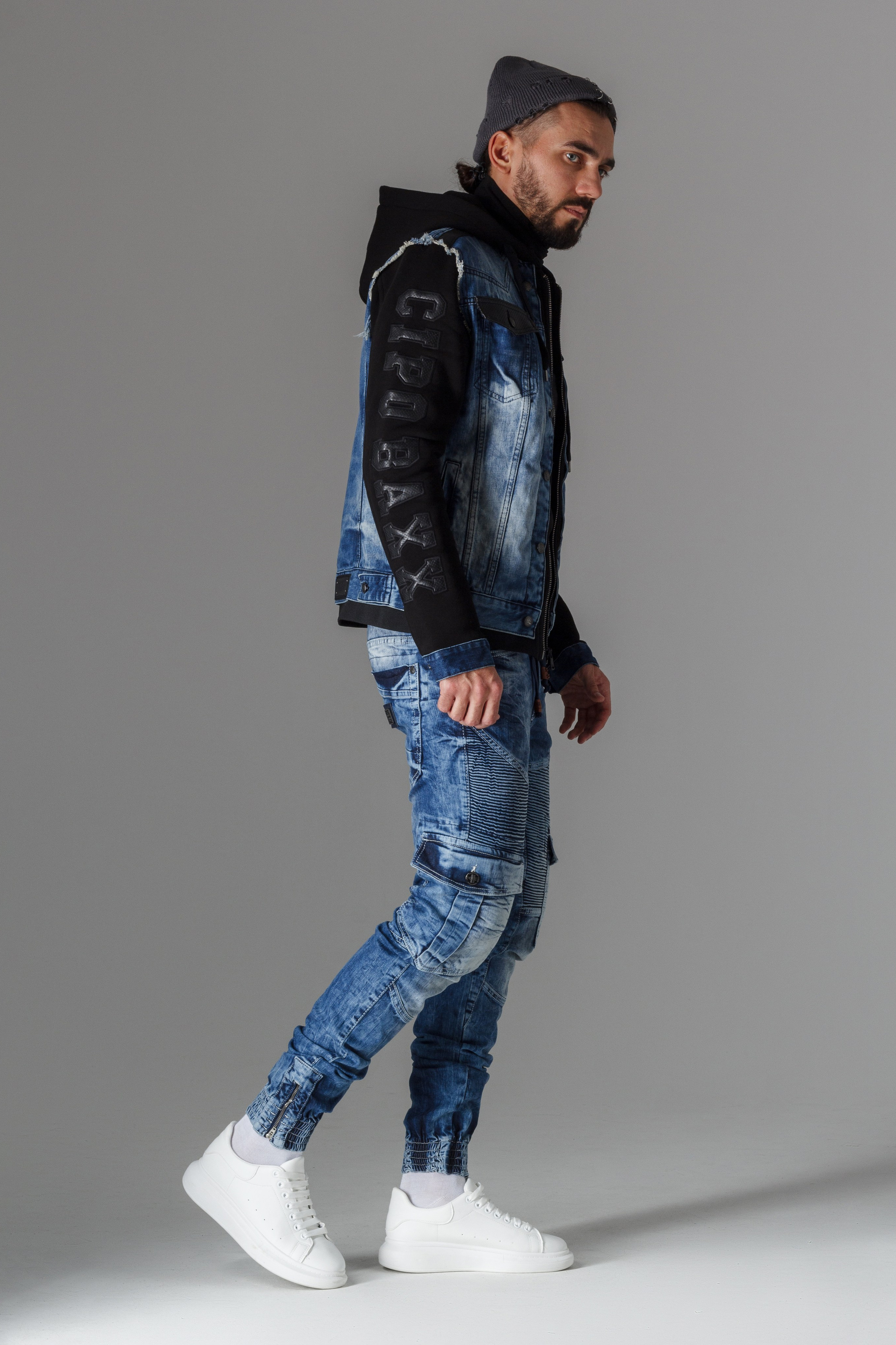 Джинсы — Сергей. Фото для маркетплейсов в самых сочных локациях города Сочи