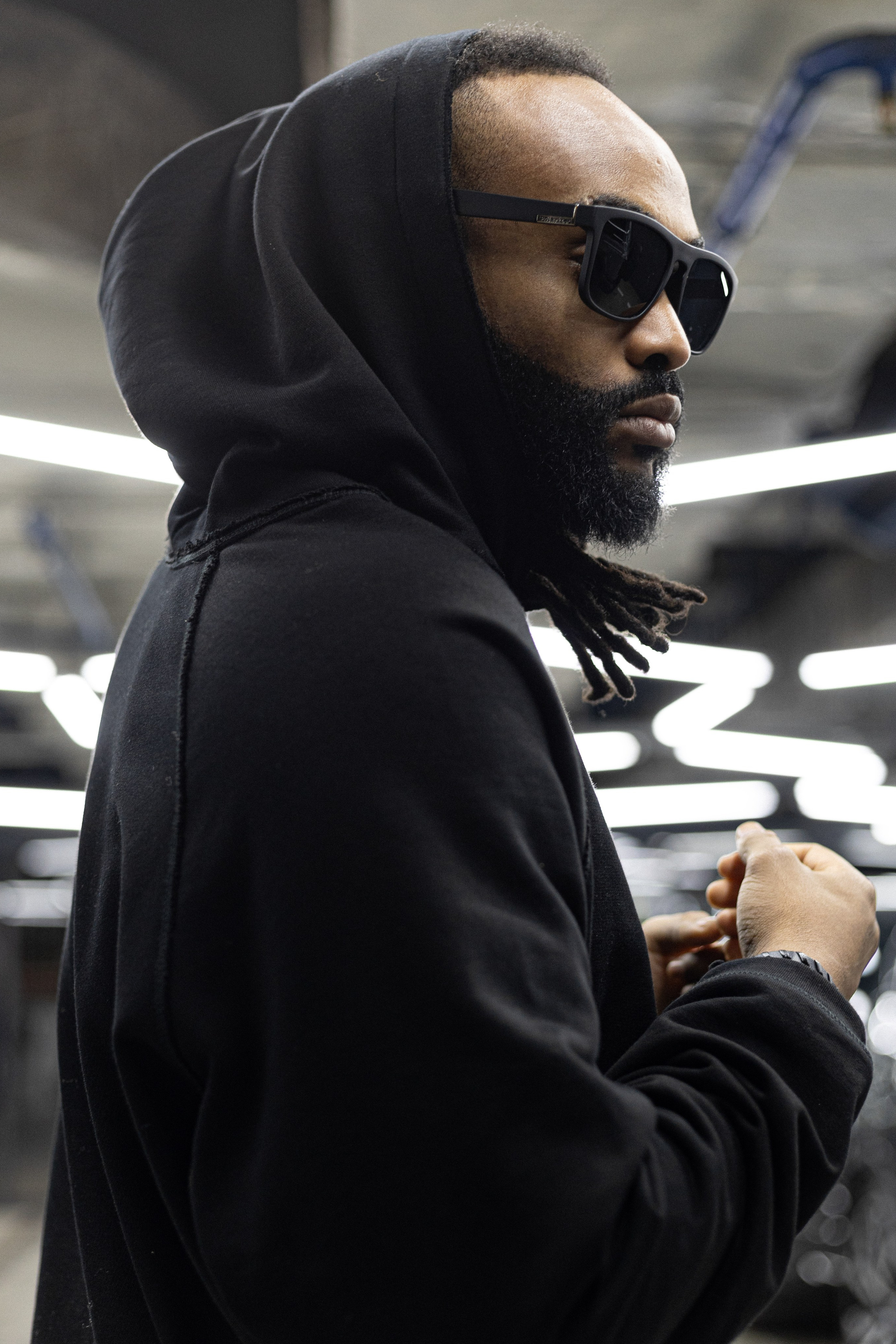 Худи. Фото для маркетплейсов в самых сочных локациях города Сочи