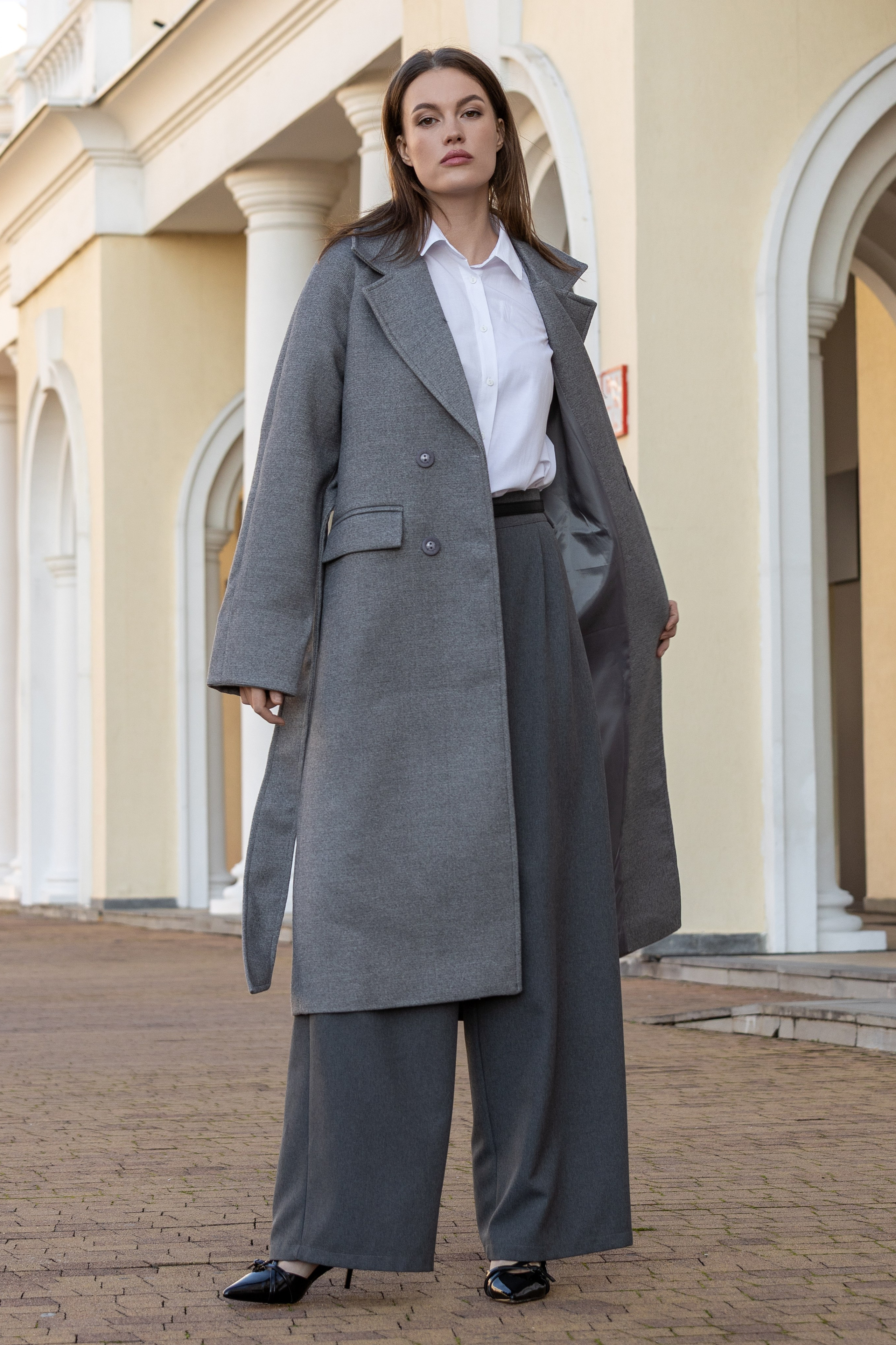 Пальто. Фото для маркетплейсов в самых сочных локациях города Сочи