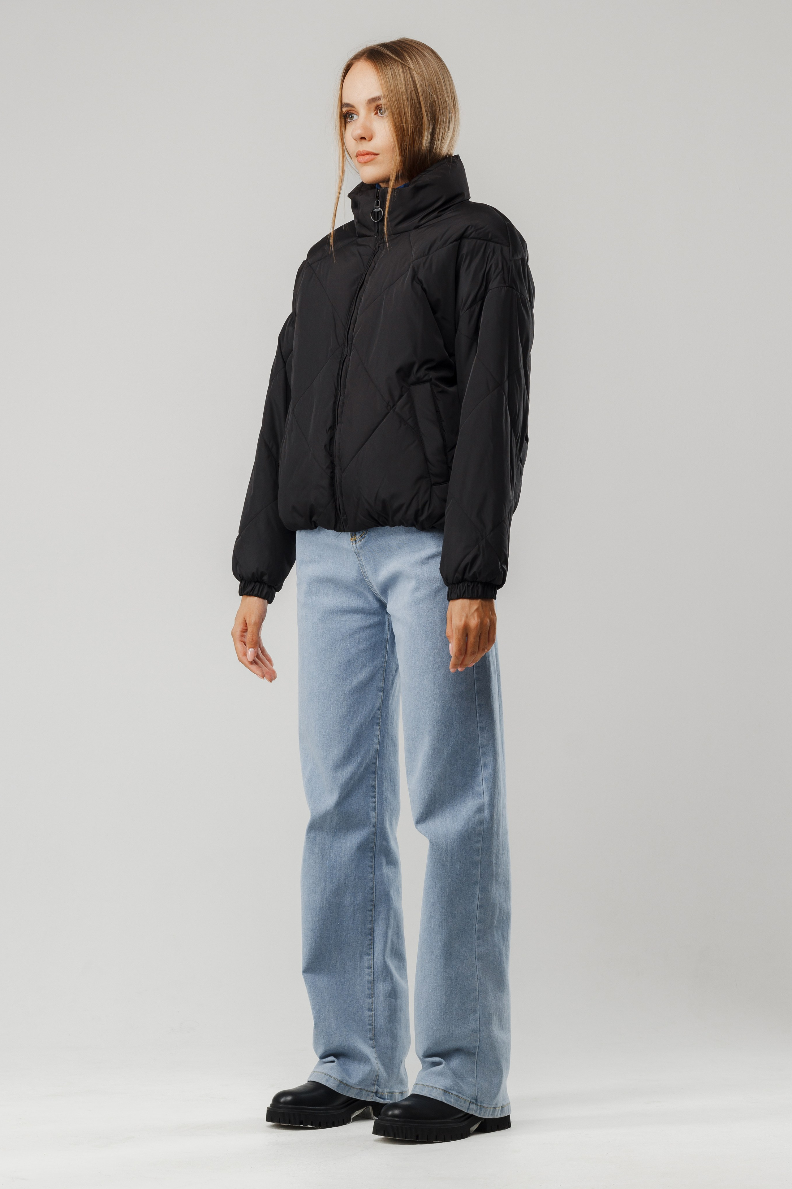 Куртка — Полина. Фото для маркетплейсов в самых сочных локациях города Сочи