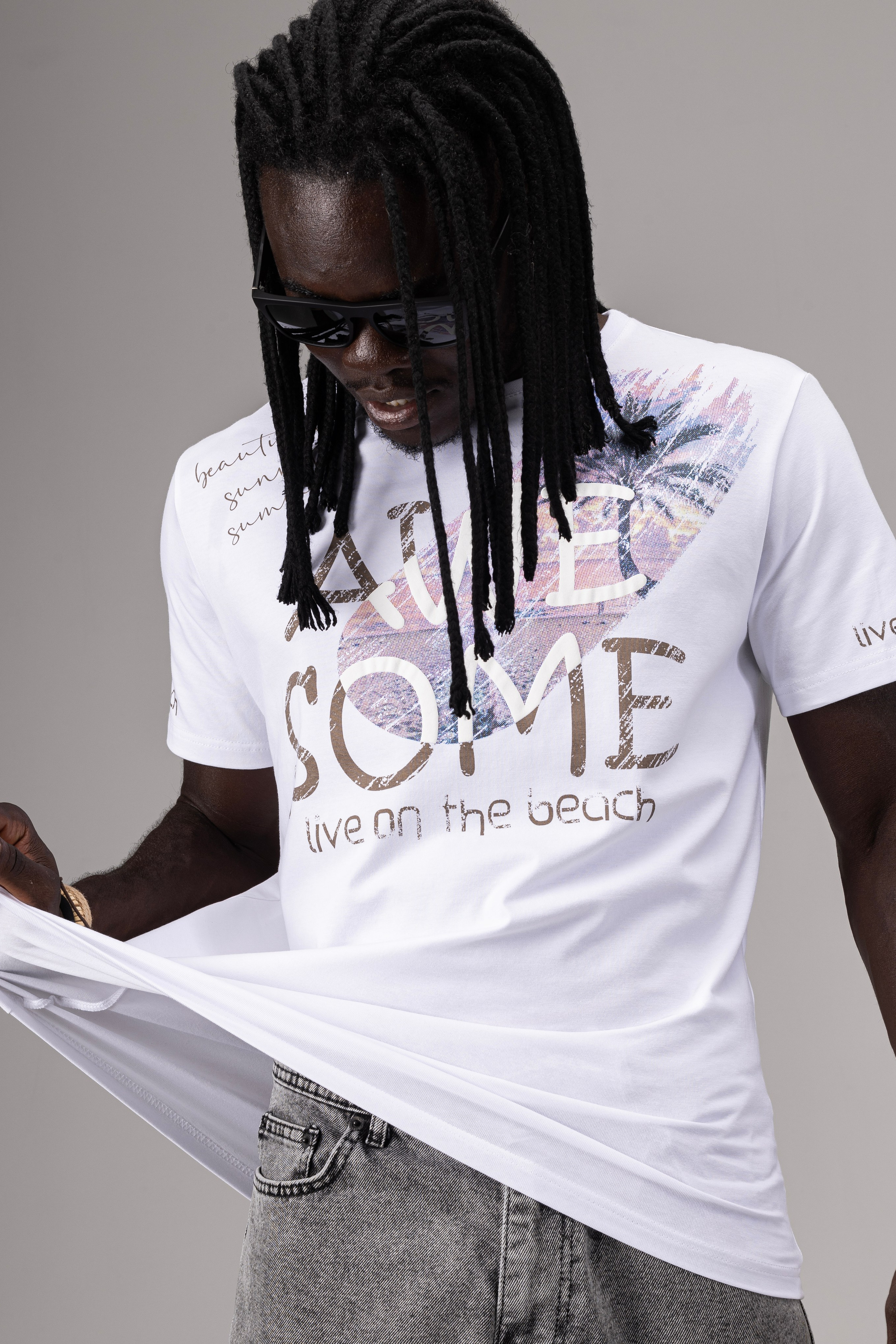 Футболки. Фото для маркетплейсов в самых сочных локациях города Сочи