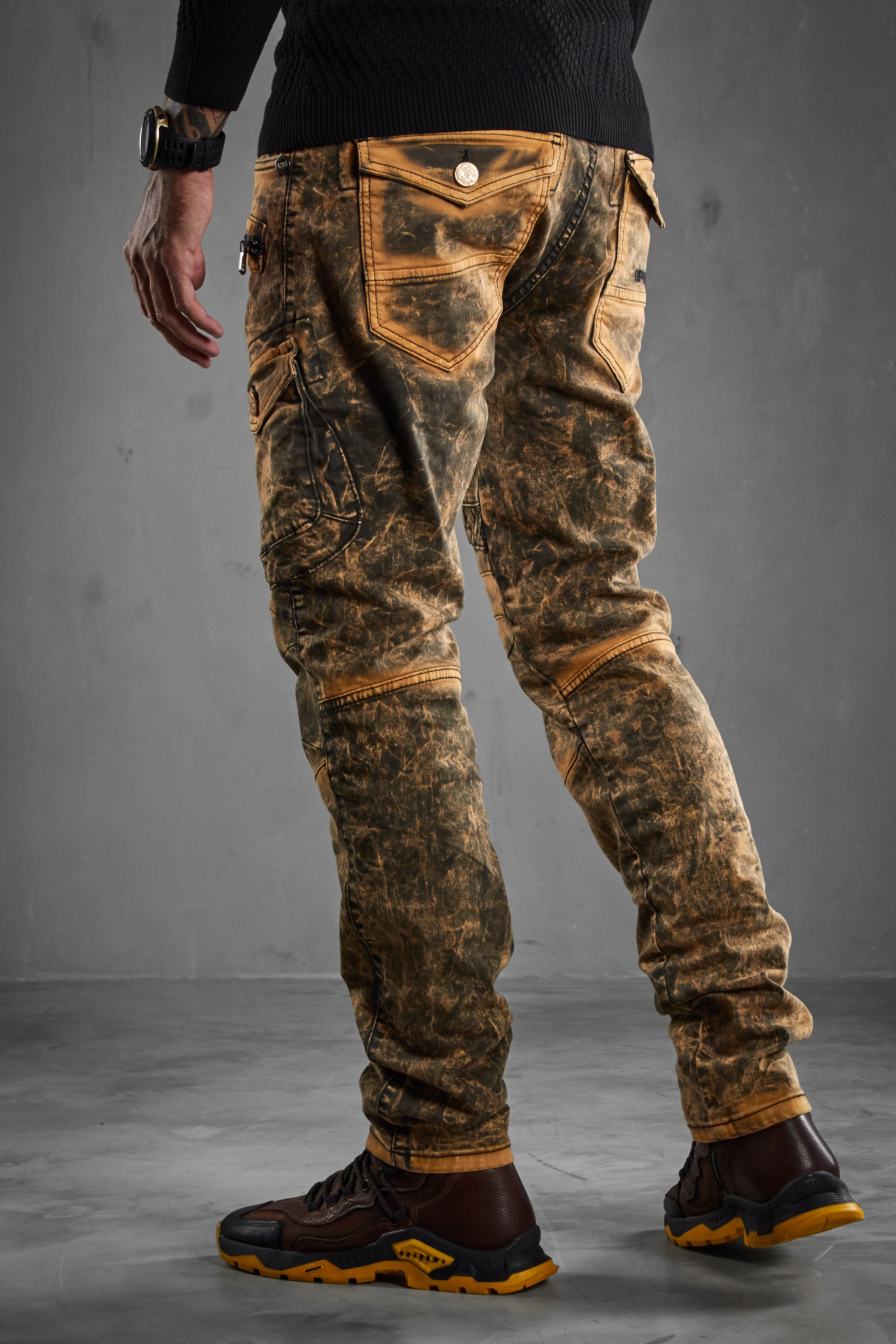 Джинсы — Сергей. Фото для маркетплейсов в самых сочных локациях города Сочи