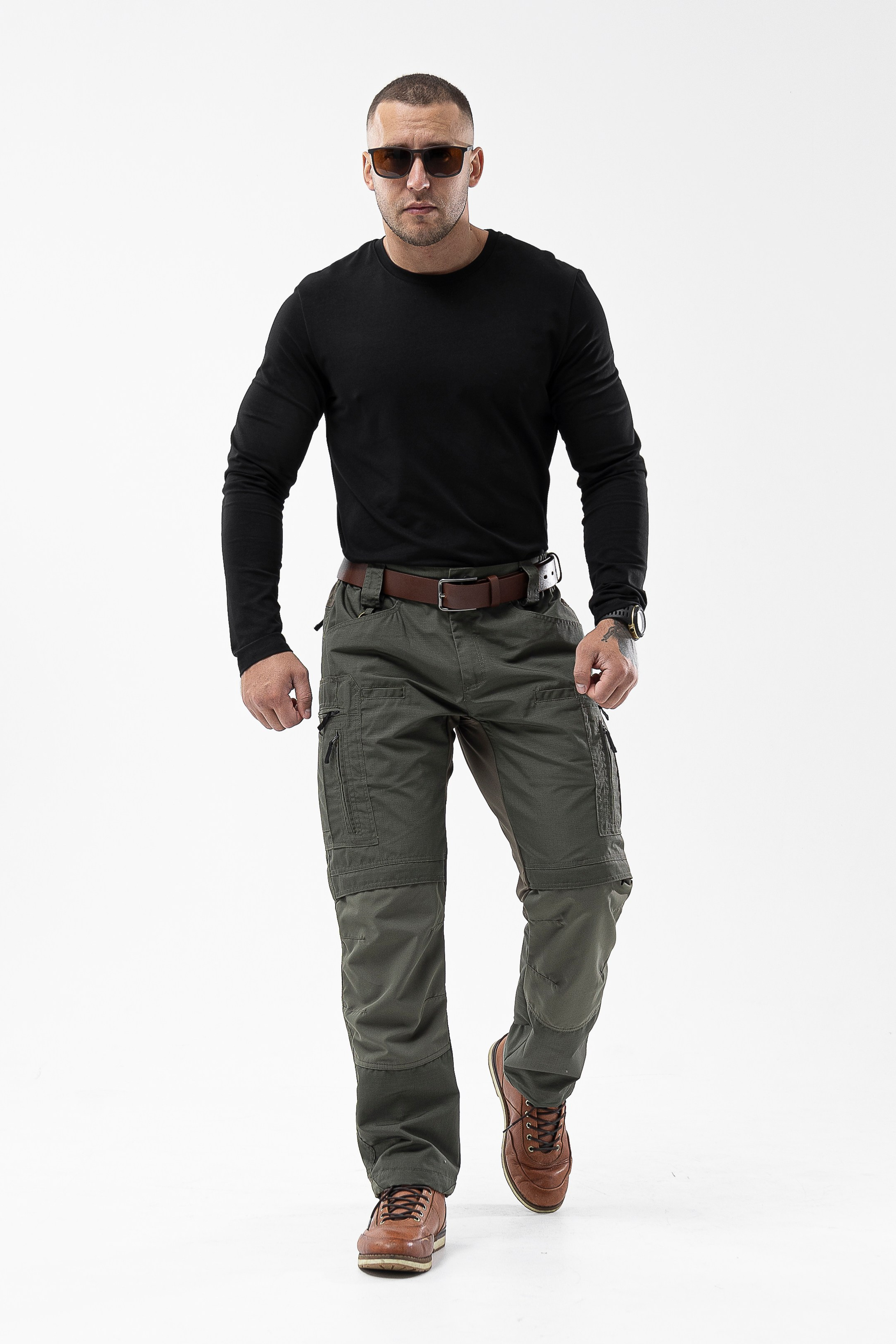 Тактические штаны. Фото для маркетплейсов в самых сочных локациях города Сочи