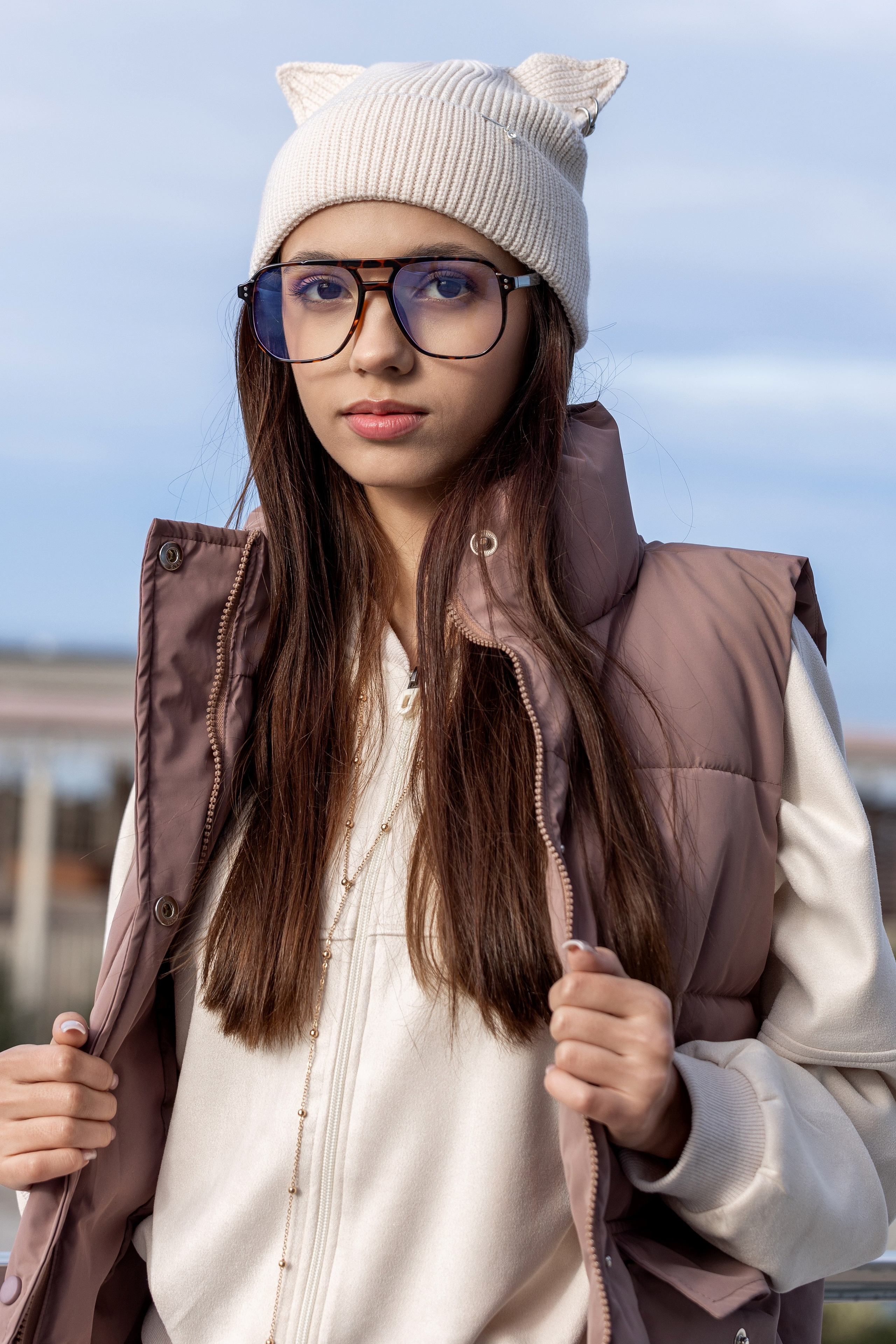 Шапки. Фото для маркетплейсов в самых сочных локациях города Сочи