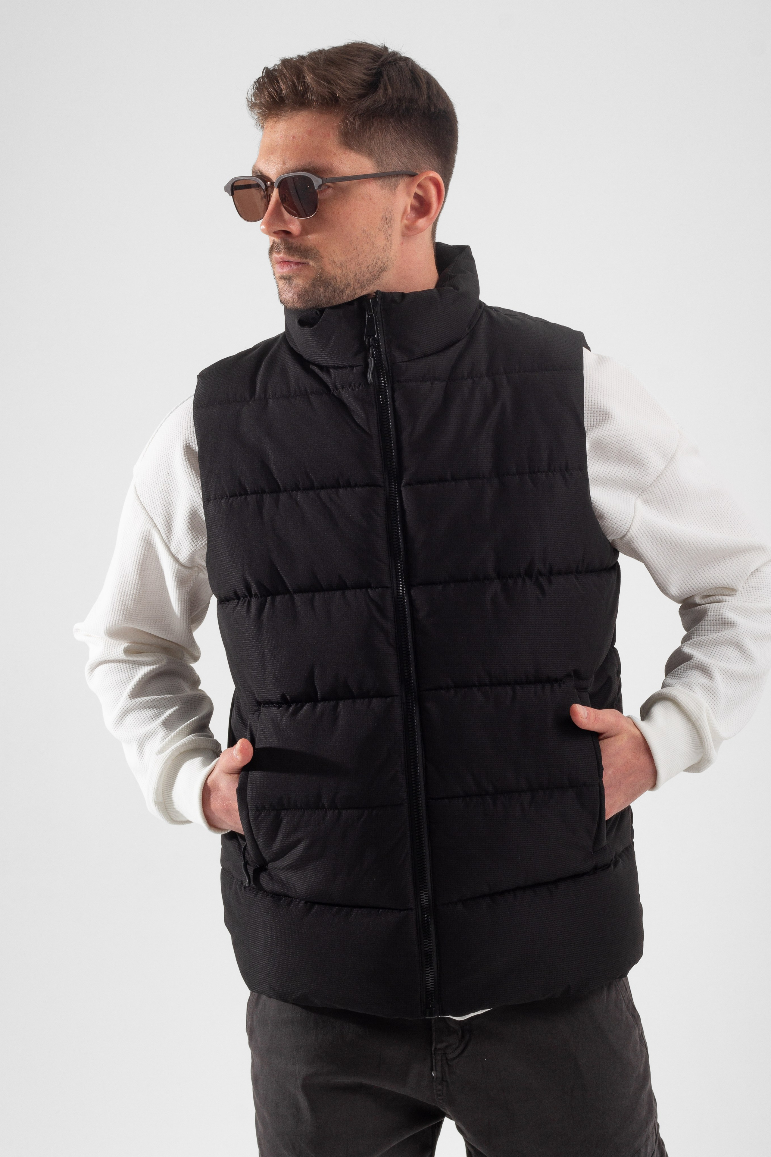 Жилетка — Денис