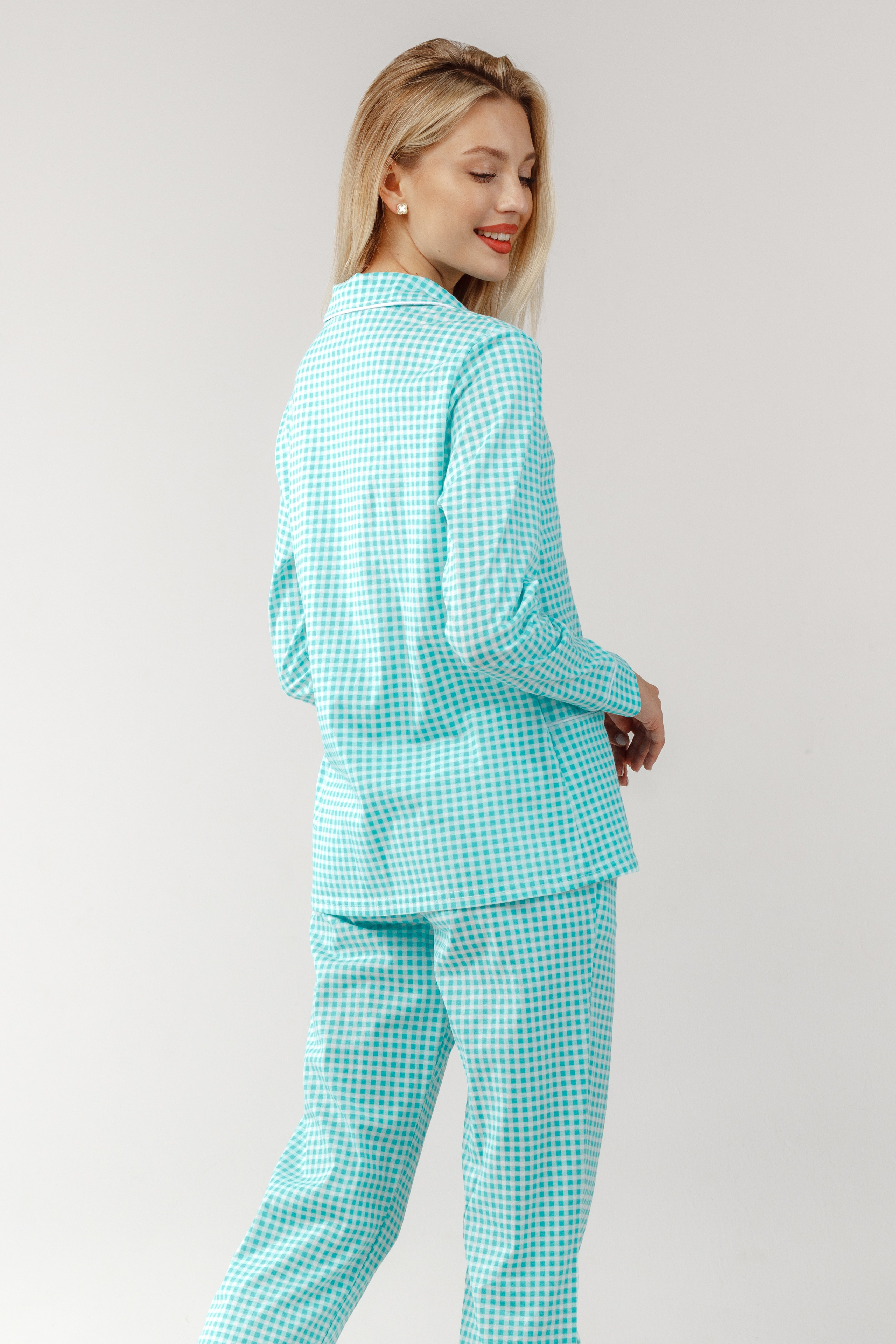 Пижама — Лиза В. Фото для маркетплейсов в самых сочных локациях города Сочи