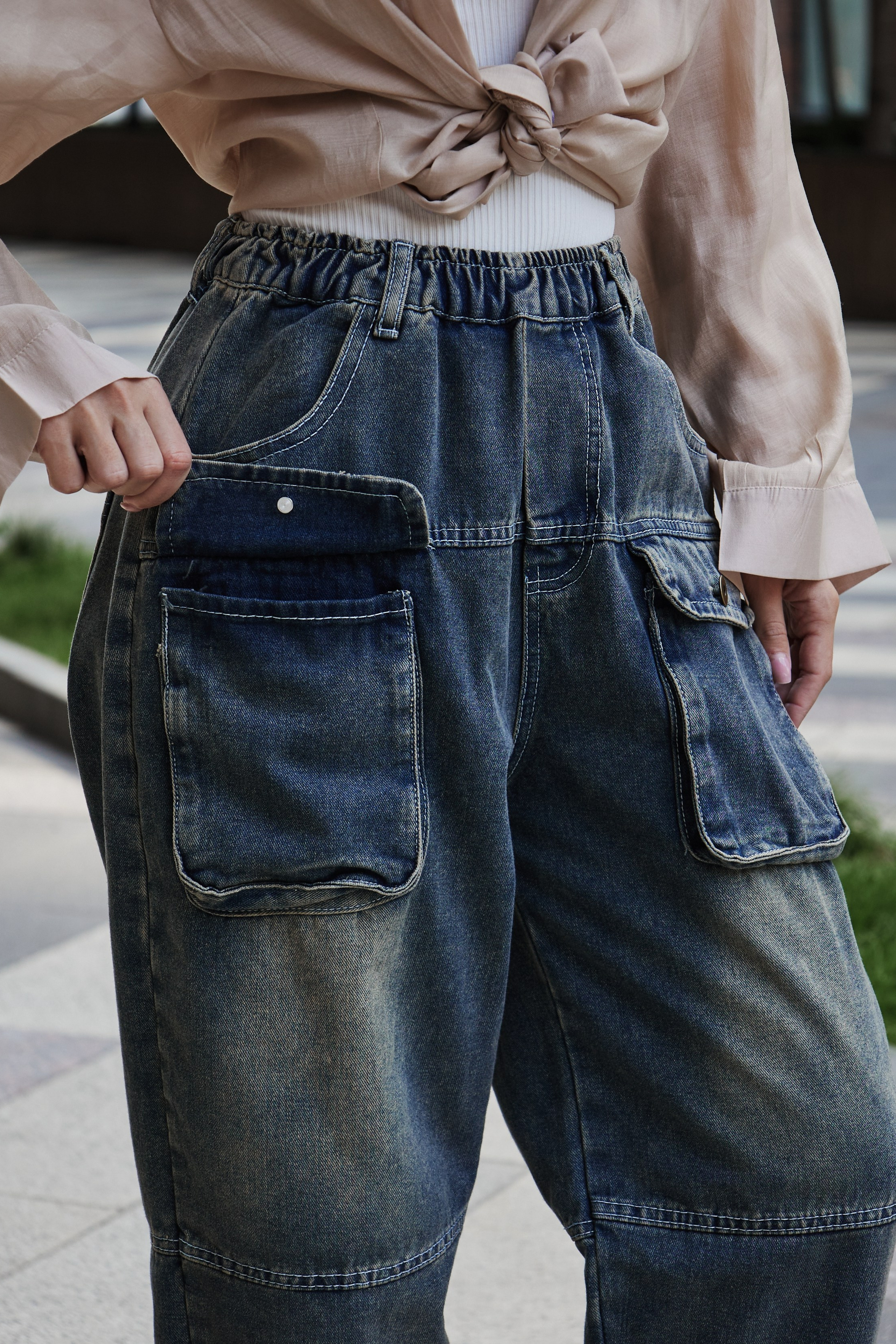 Джинсы. Стрит съемки для маркетплейсов в Сочи | ИИ контент | fashionprod