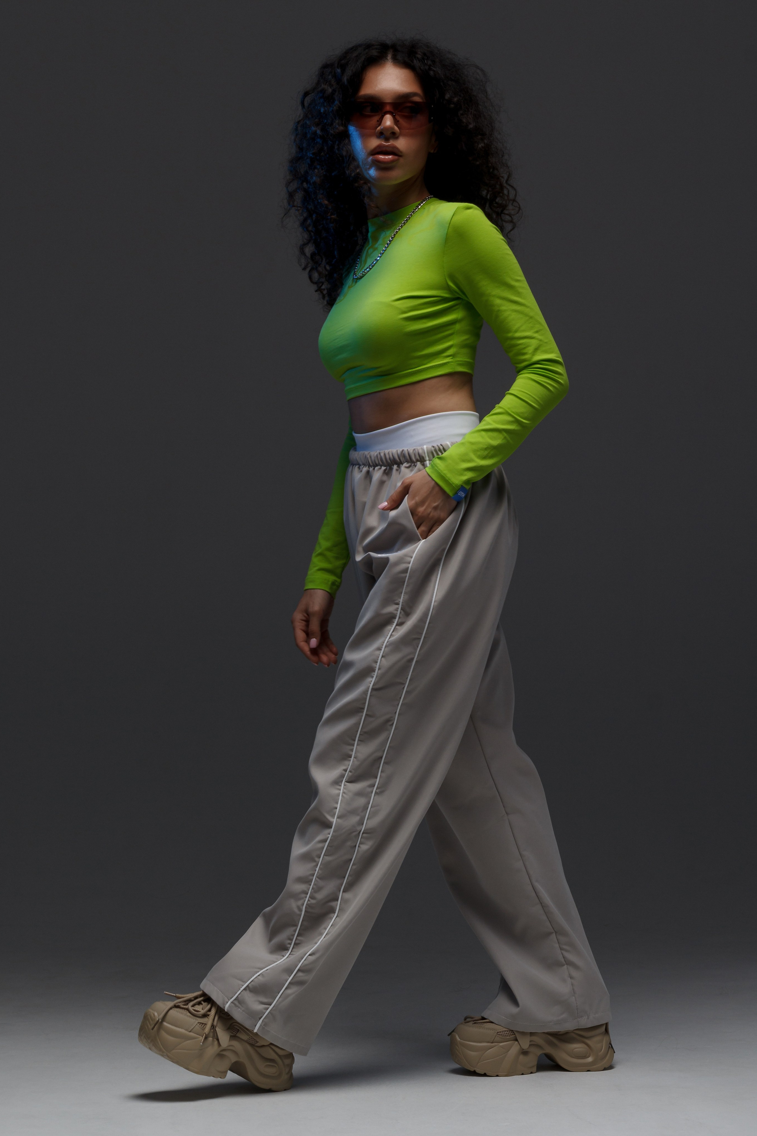 Штаны — Элана. Фото для маркетплейсов в самых сочных локациях города Сочи