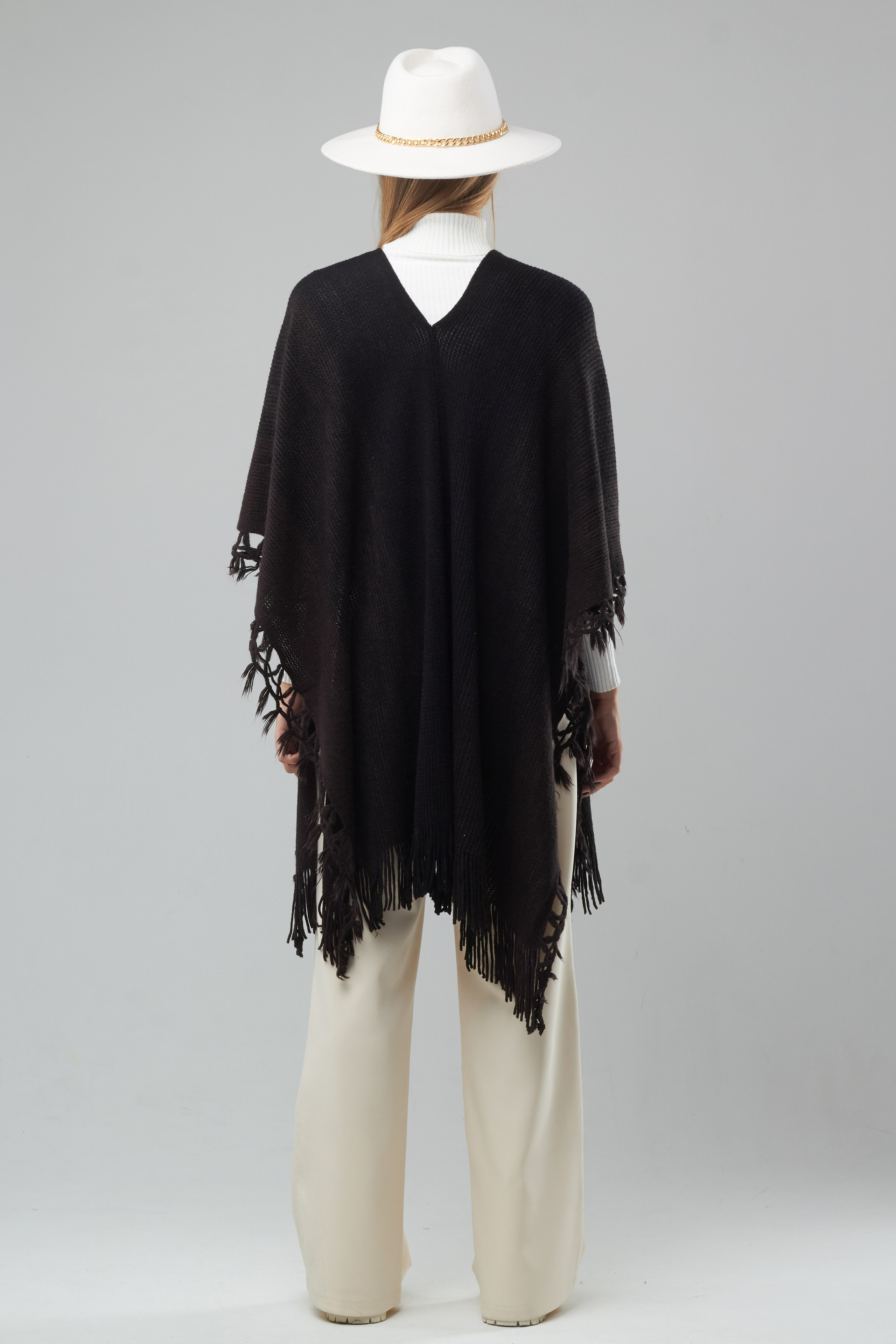 Пончо — Полина. Фото для маркетплейсов в самых сочных локациях города Сочи