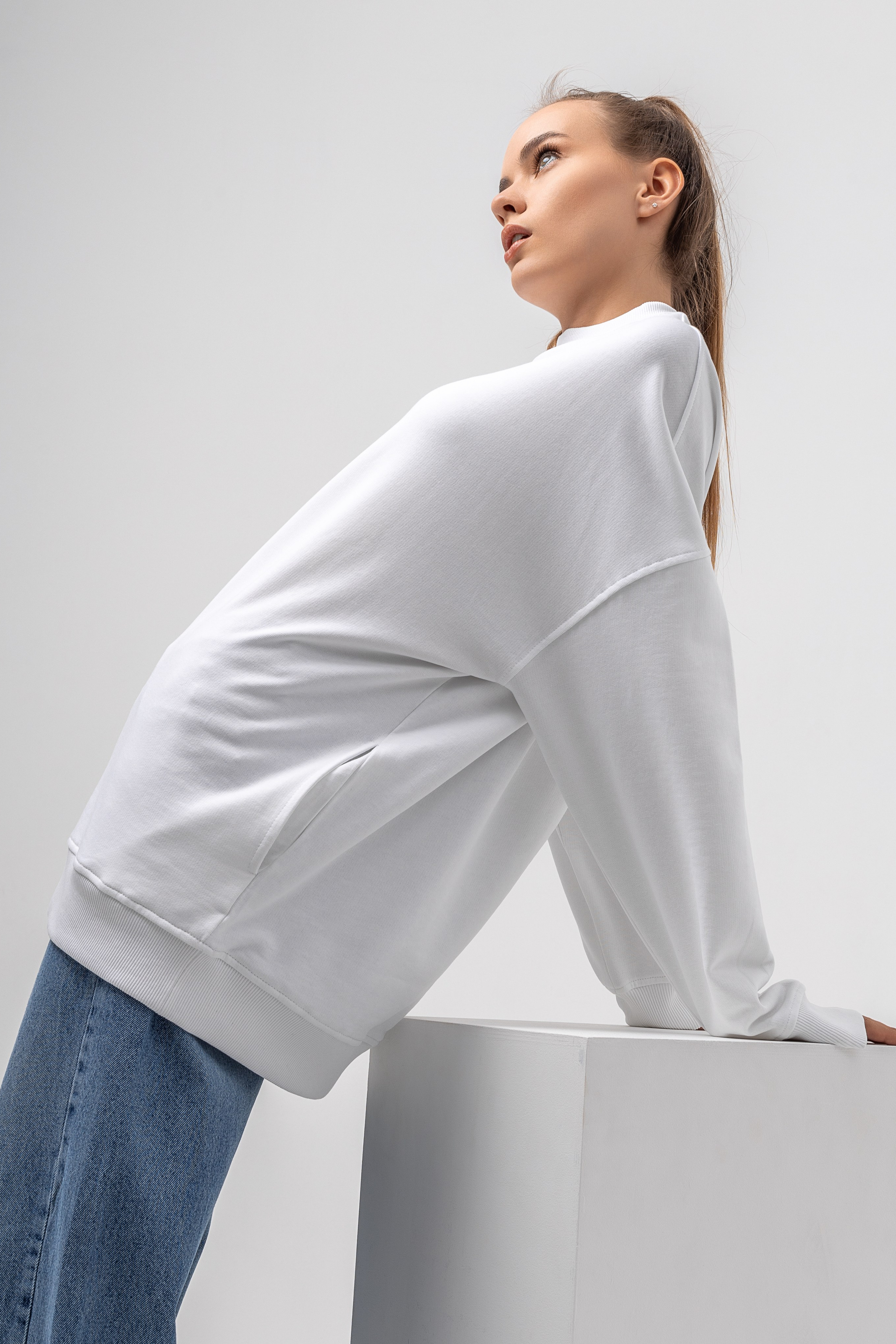 Свитшоты — Полина. Фото для маркетплейсов в самых сочных локациях города Сочи