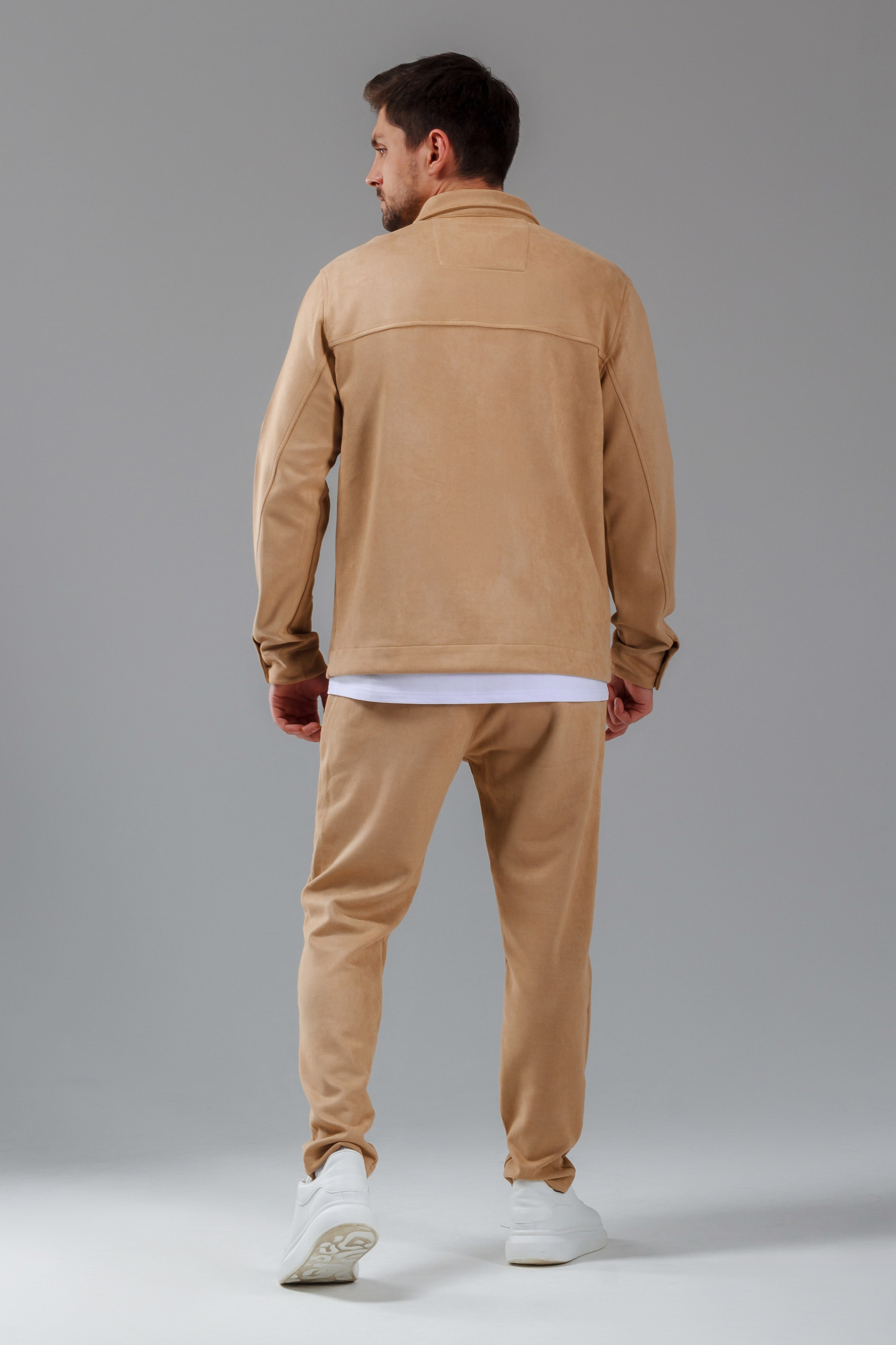 Костюмы — Денис. Фото для маркетплейсов в самых сочных локациях города Сочи