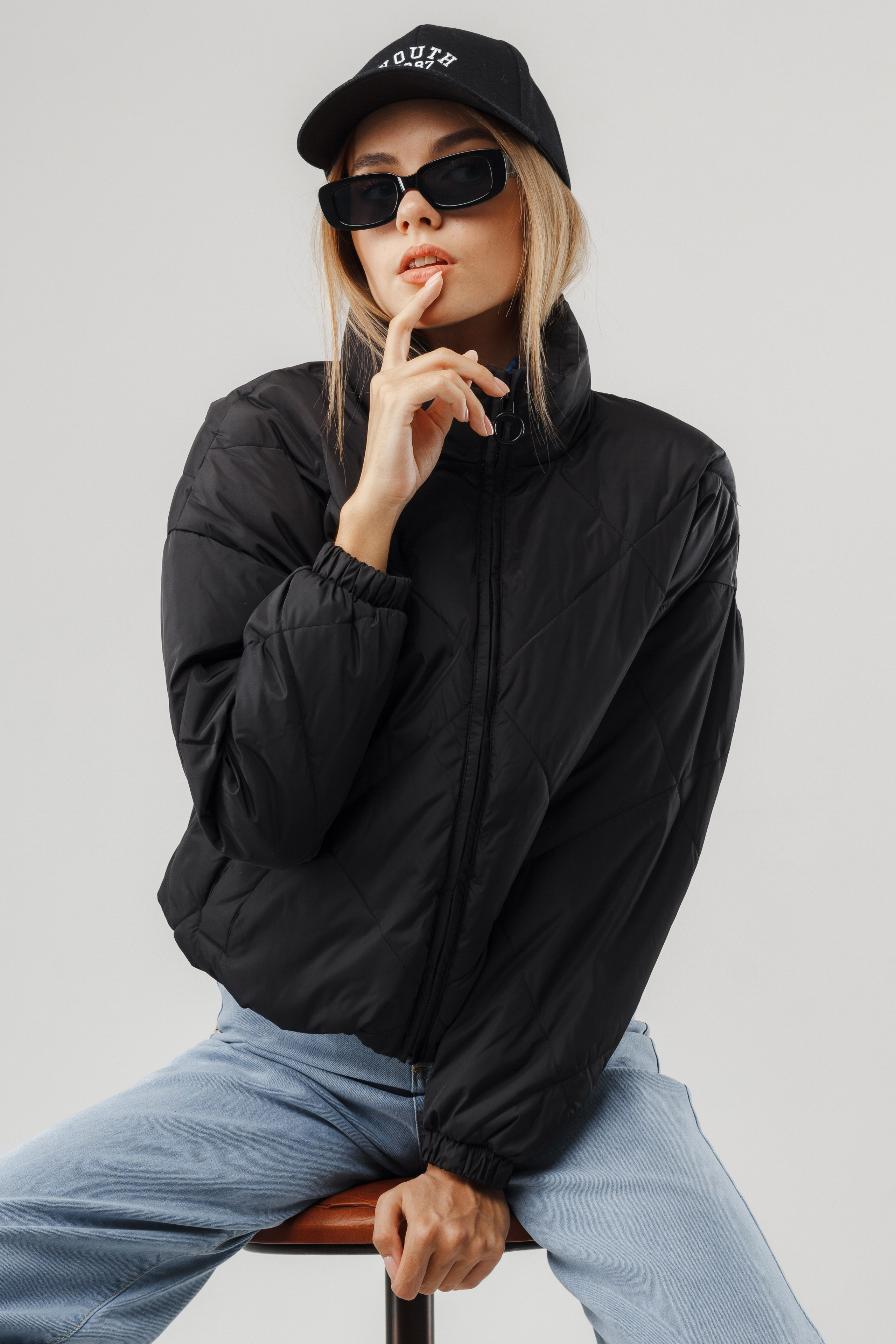 Куртка — Полина. Фото для маркетплейсов в самых сочных локациях города Сочи