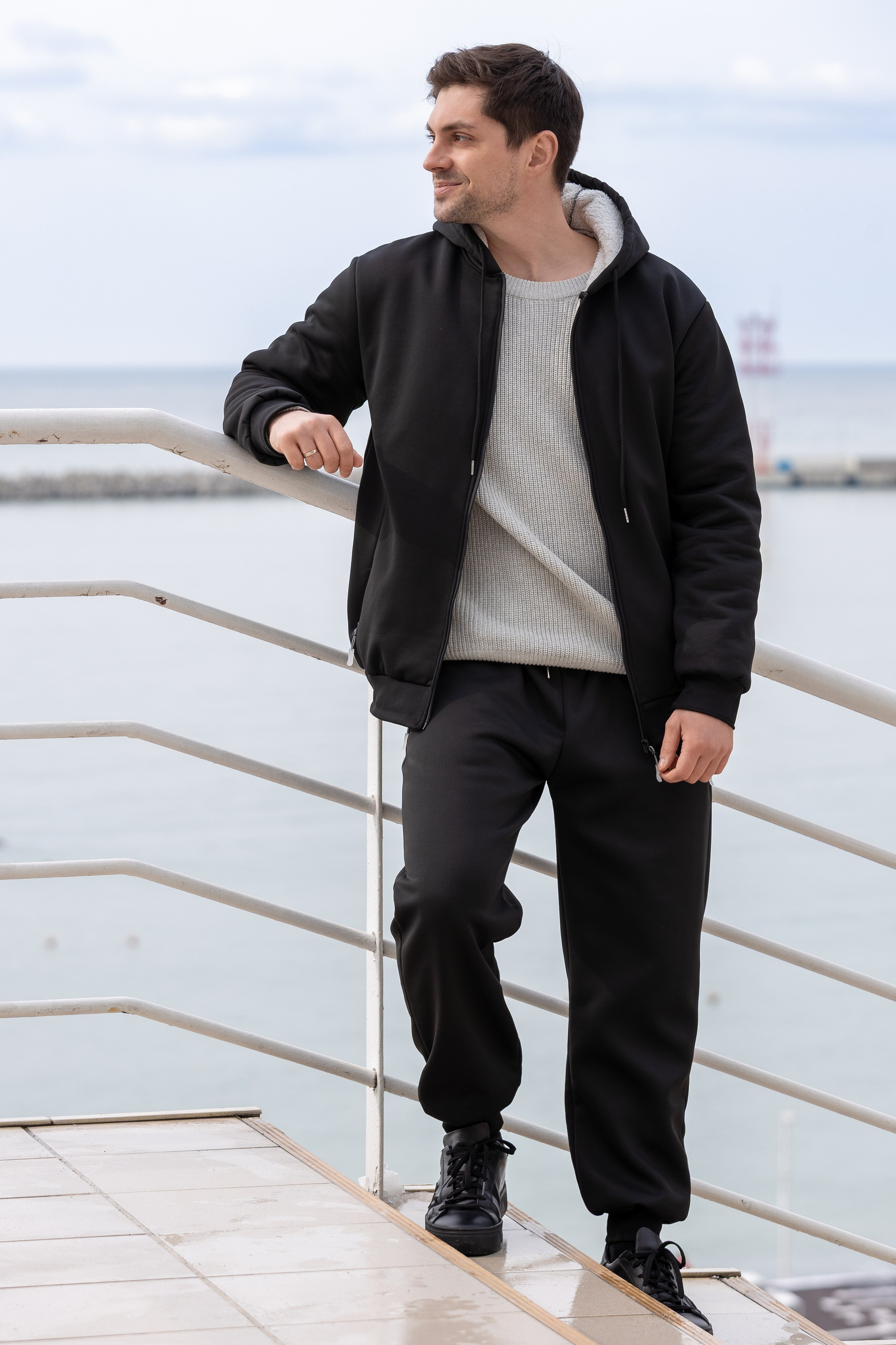 Костюм. Фото для маркетплейсов в самых сочных локациях города Сочи