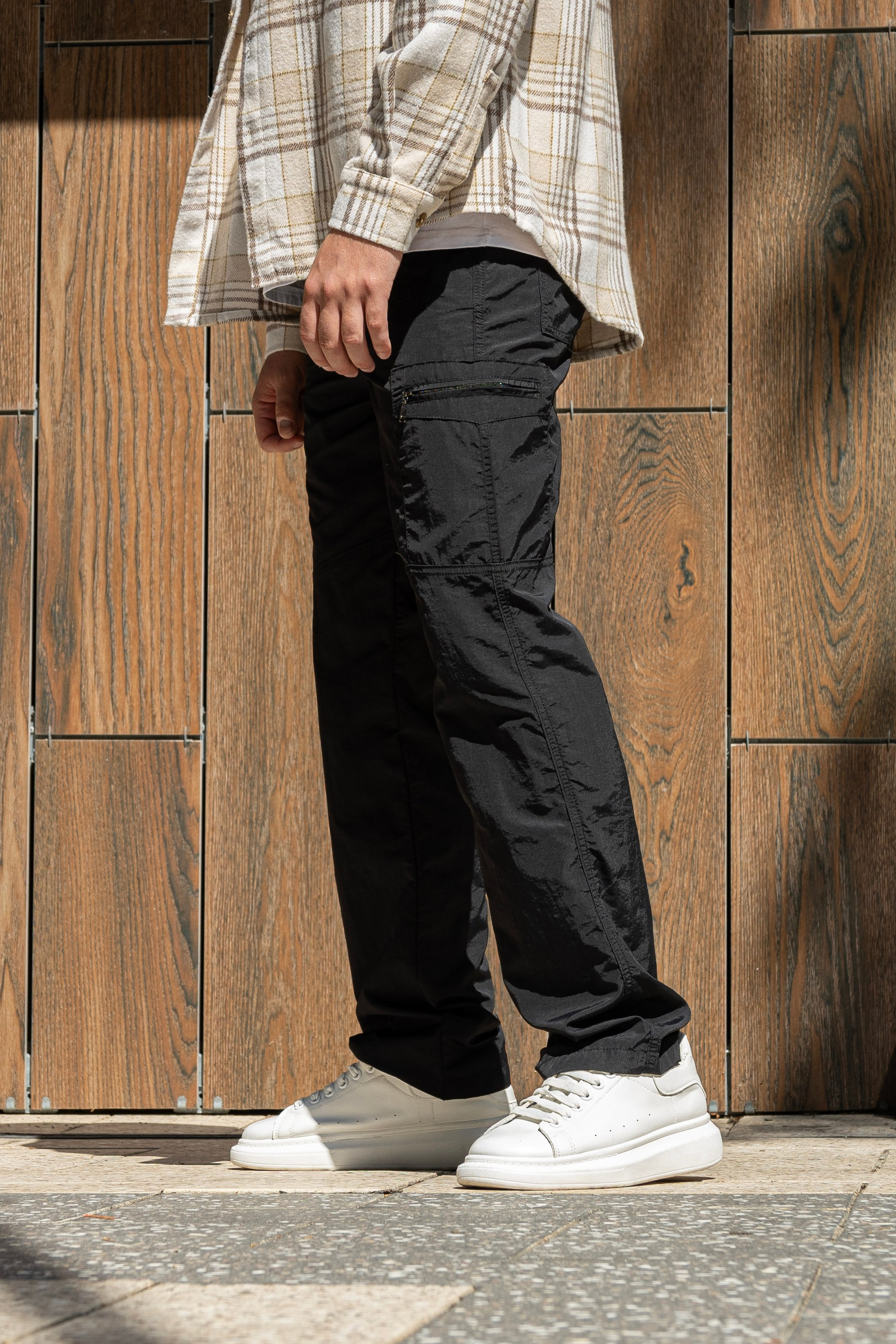 Штаны. Фото для маркетплейсов в самых сочных локациях города Сочи