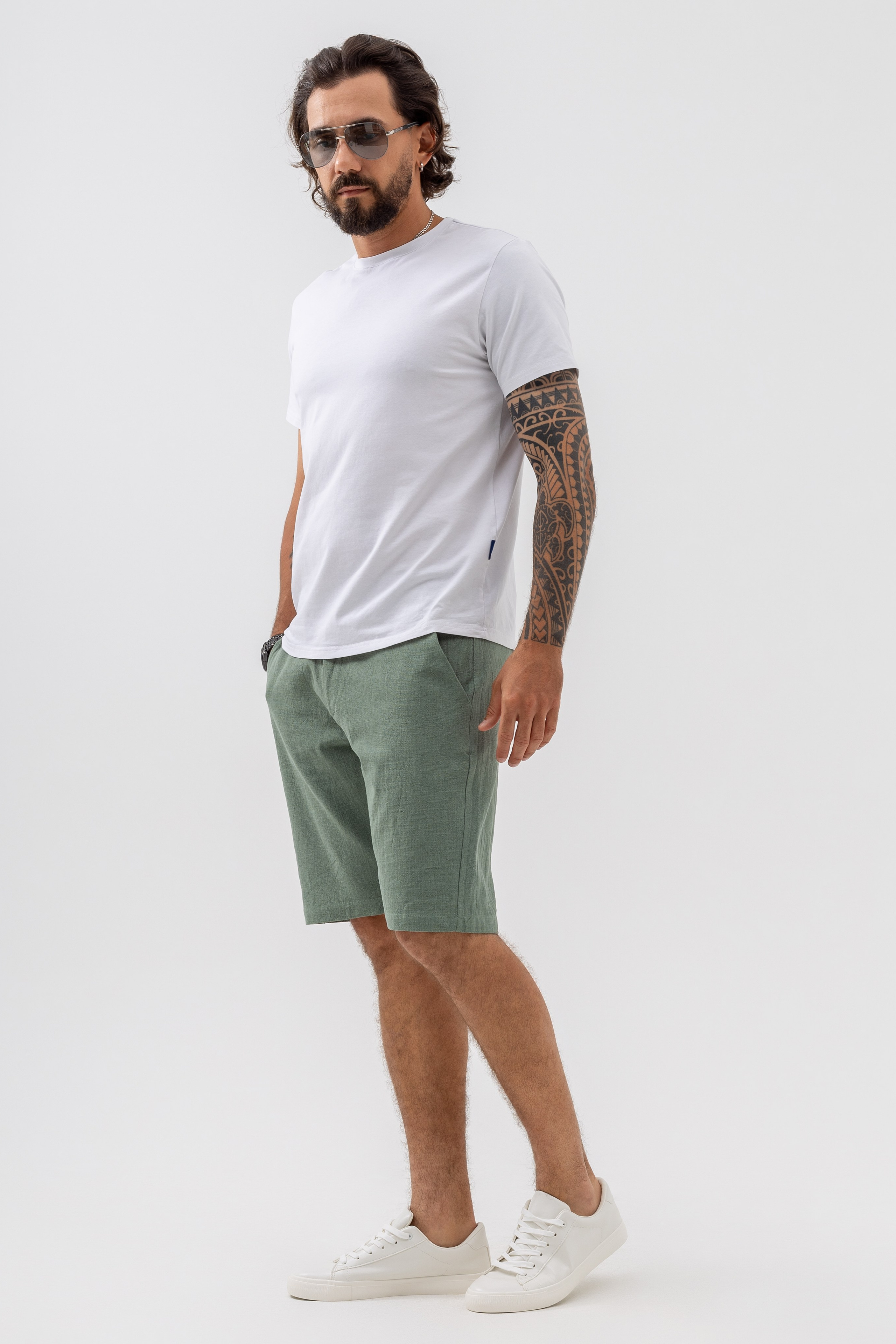 Шорты. Фото для маркетплейсов в самых сочных локациях города Сочи