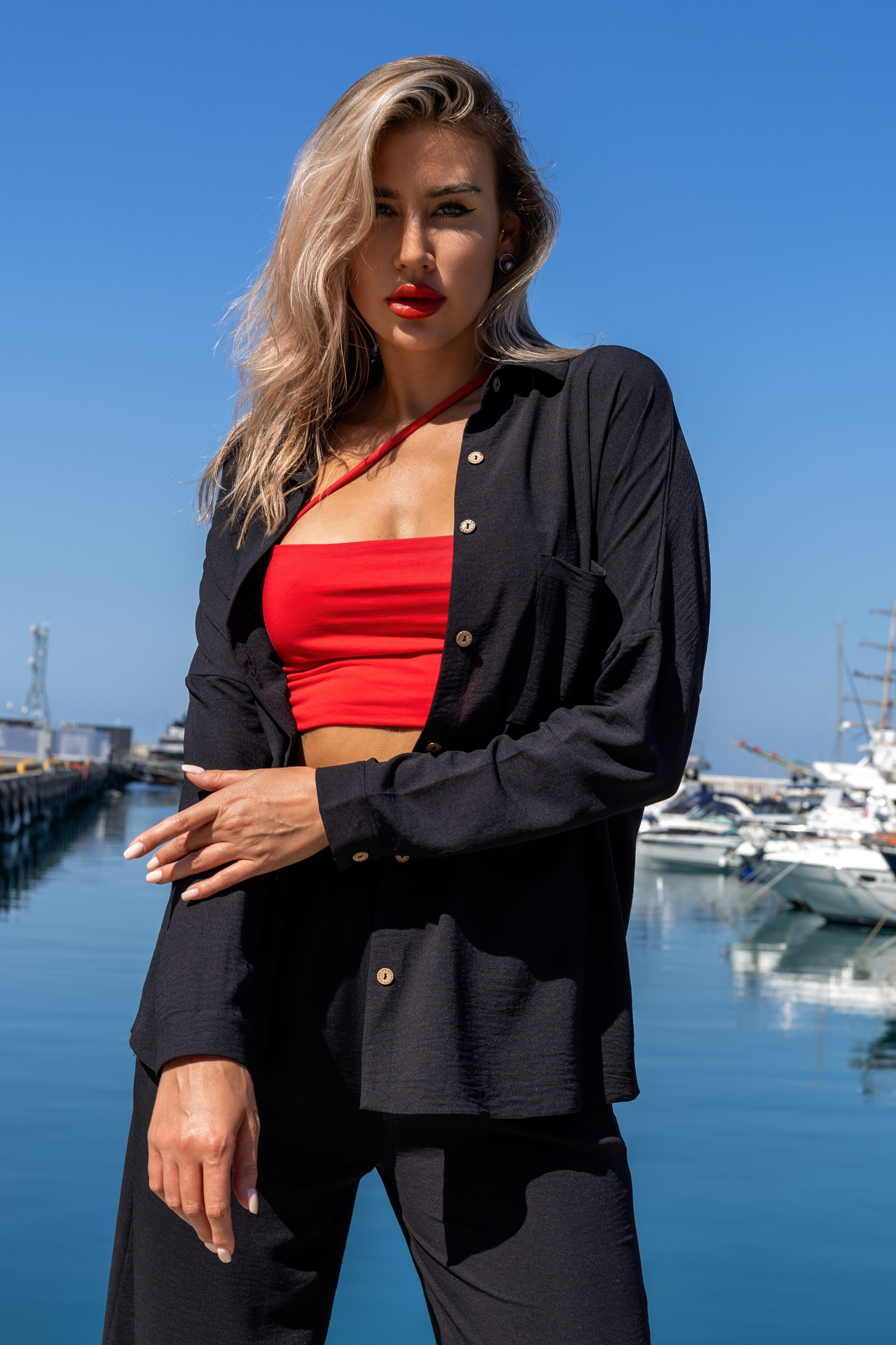 Костюмы — Катя. Фото для маркетплейсов в самых сочных локациях города Сочи