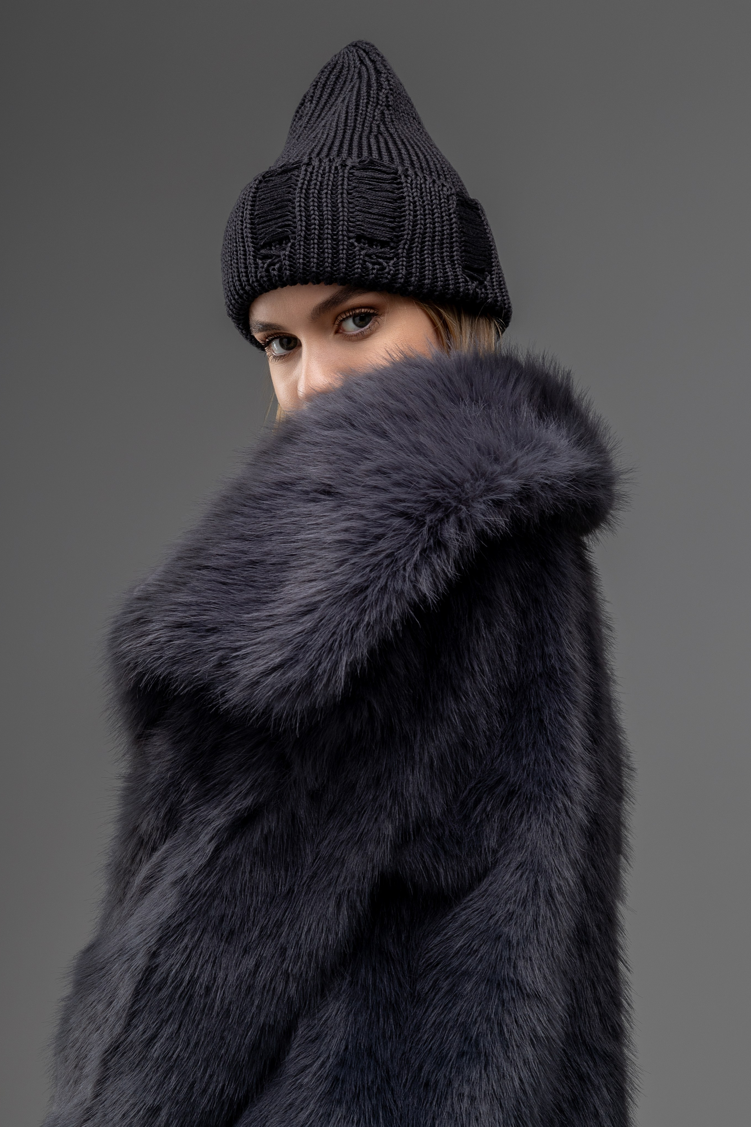 Шапки. Фото для маркетплейсов в самых сочных локациях города Сочи