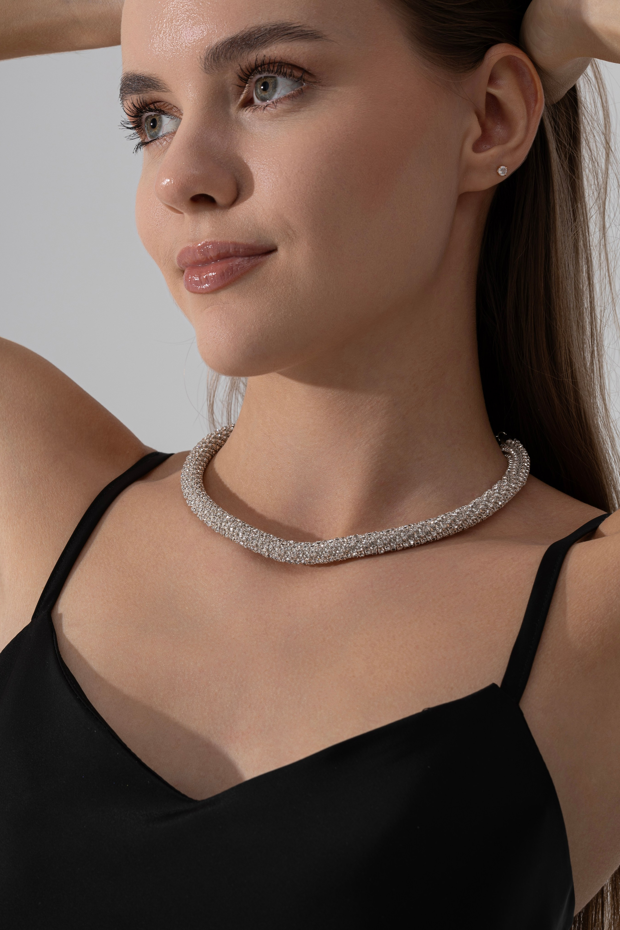 Колье. Фото для маркетплейсов в самых сочных локациях города Сочи