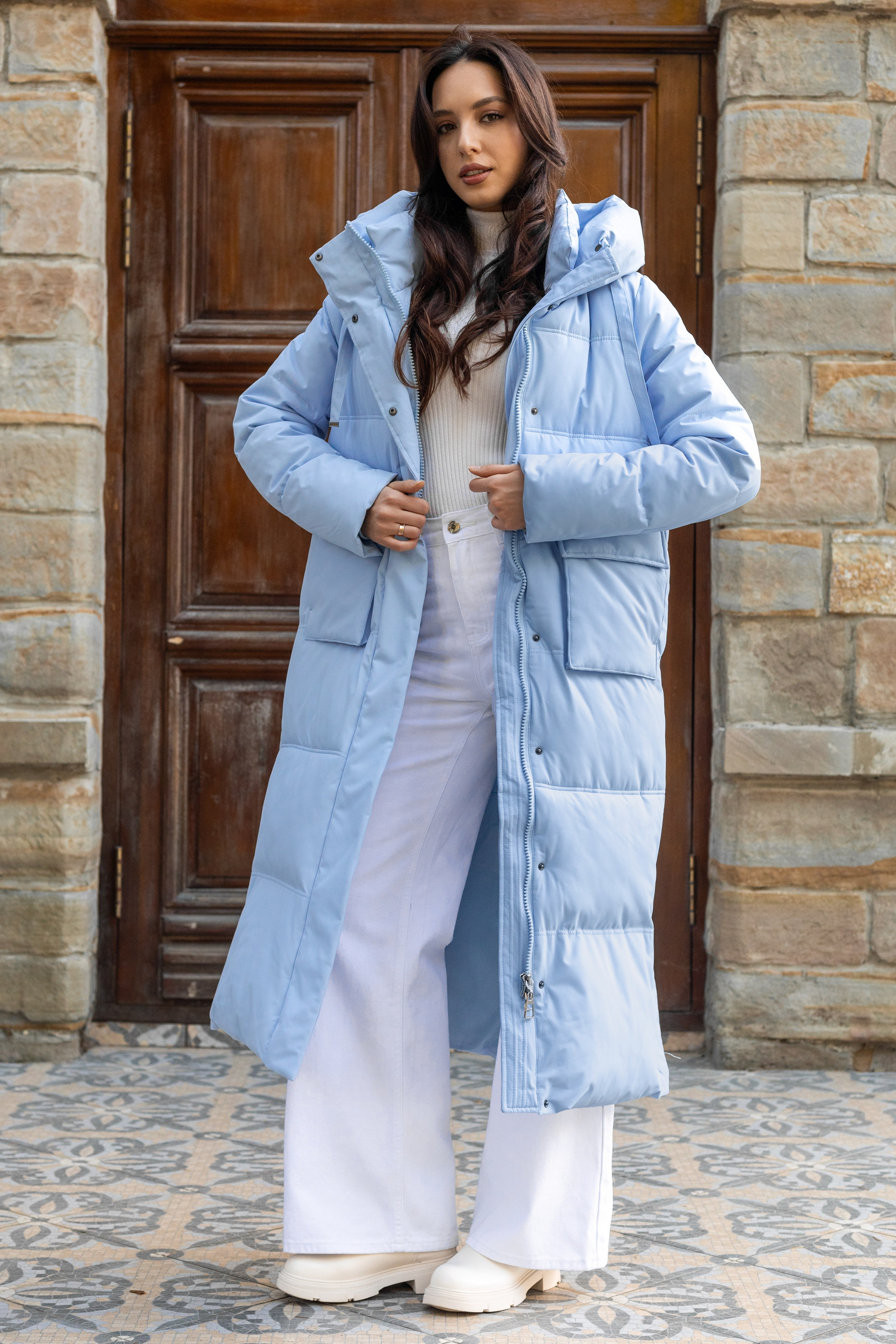 Пуховики. Фото для маркетплейсов в самых сочных локациях города Сочи