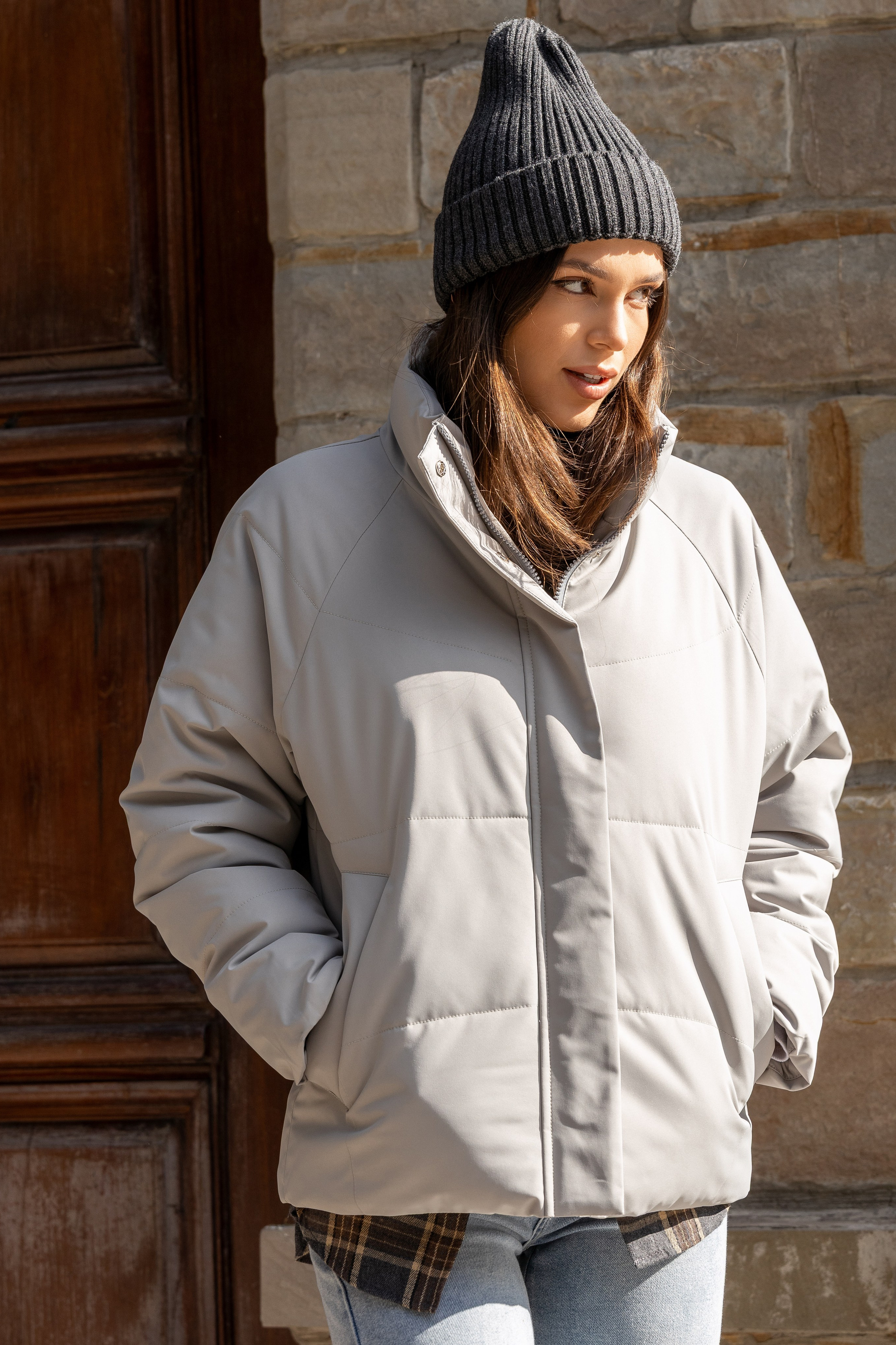 Куртка. Фото для маркетплейсов в самых сочных локациях города Сочи