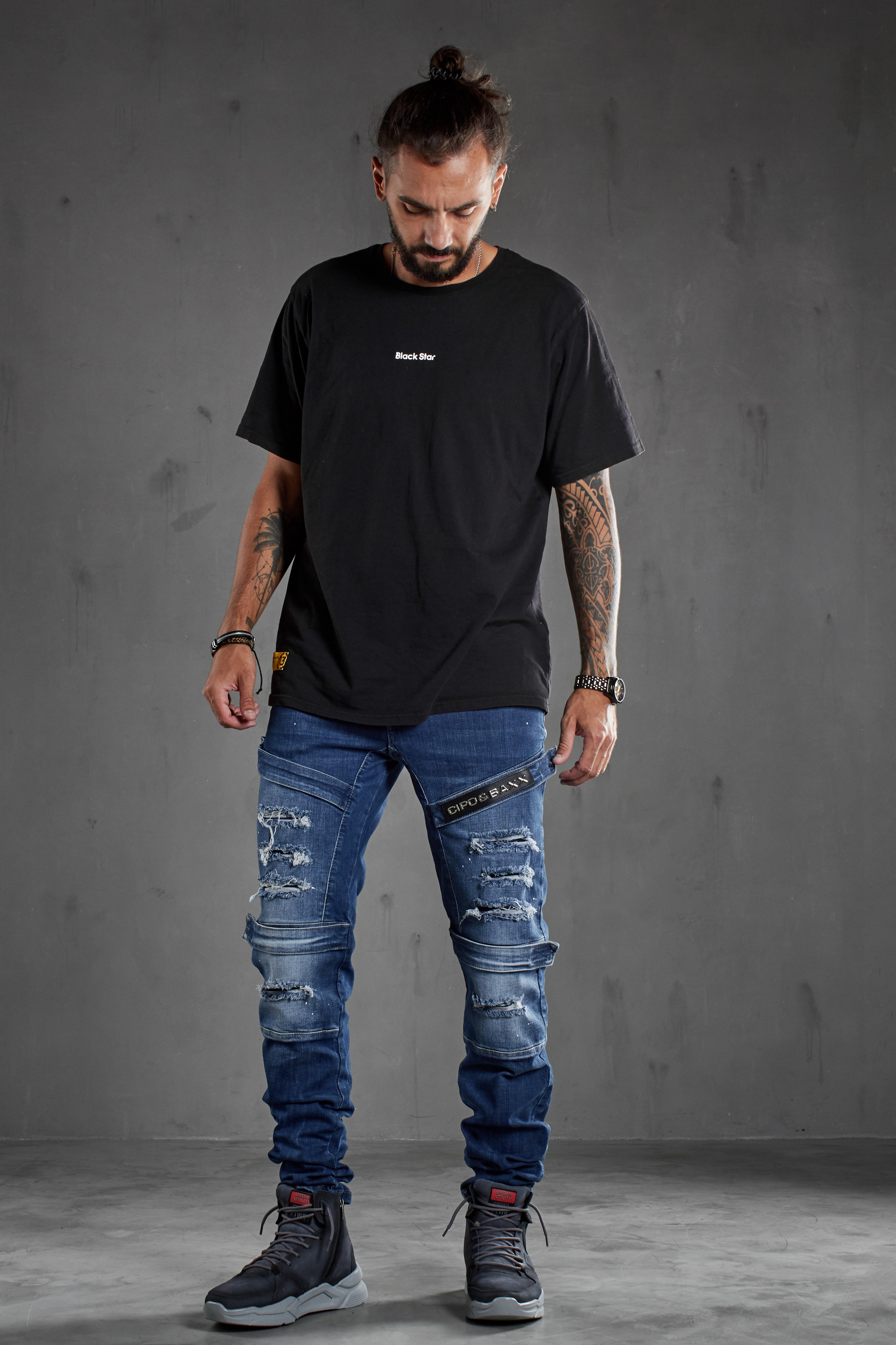 Джинсы — Сергей. Фото для маркетплейсов в самых сочных локациях города Сочи